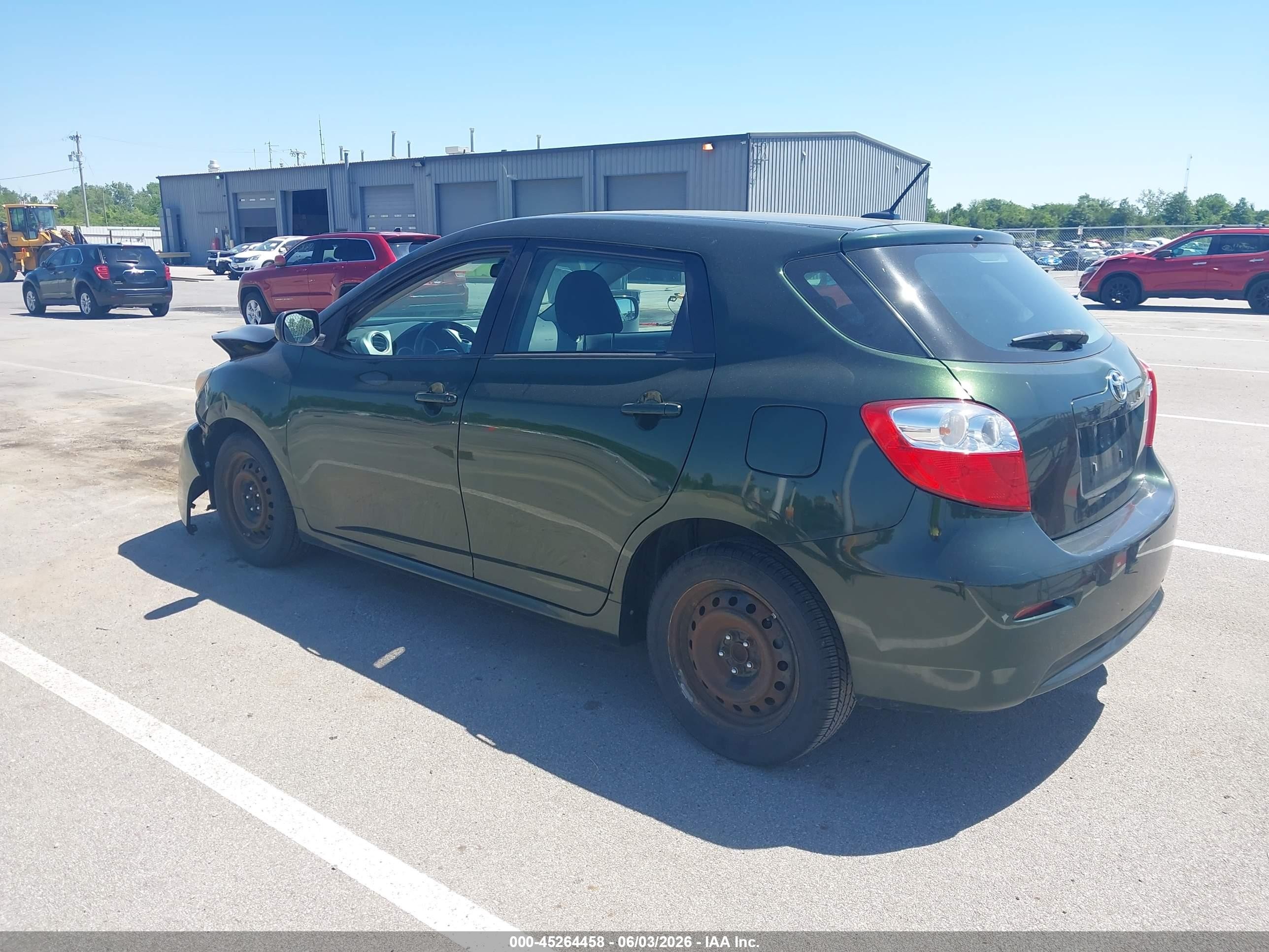 2011 Toyota Matrix   Зеленый vin: 2T1KU4EE9BC555191