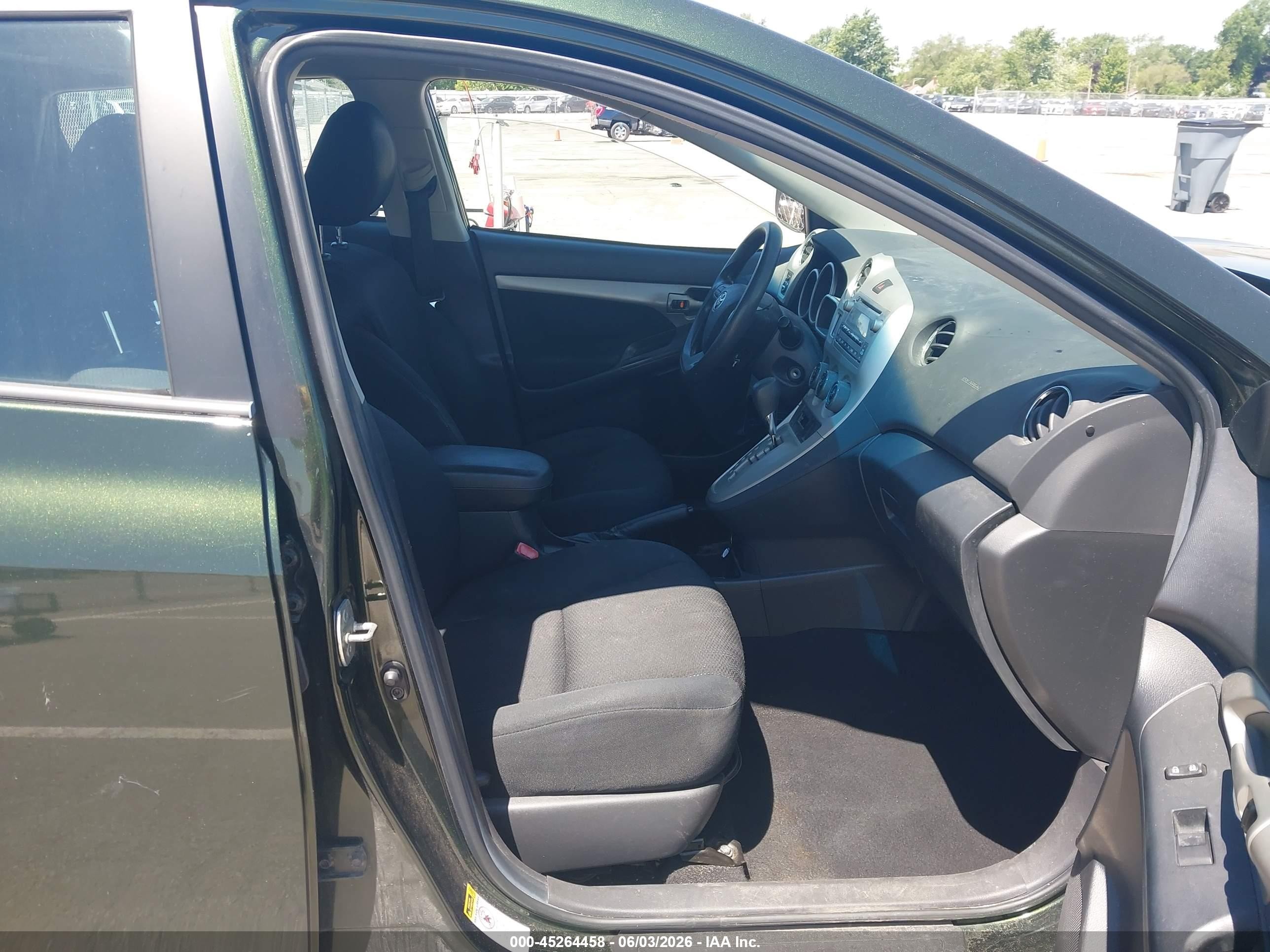 2011 Toyota Matrix   Зеленый vin: 2T1KU4EE9BC555191