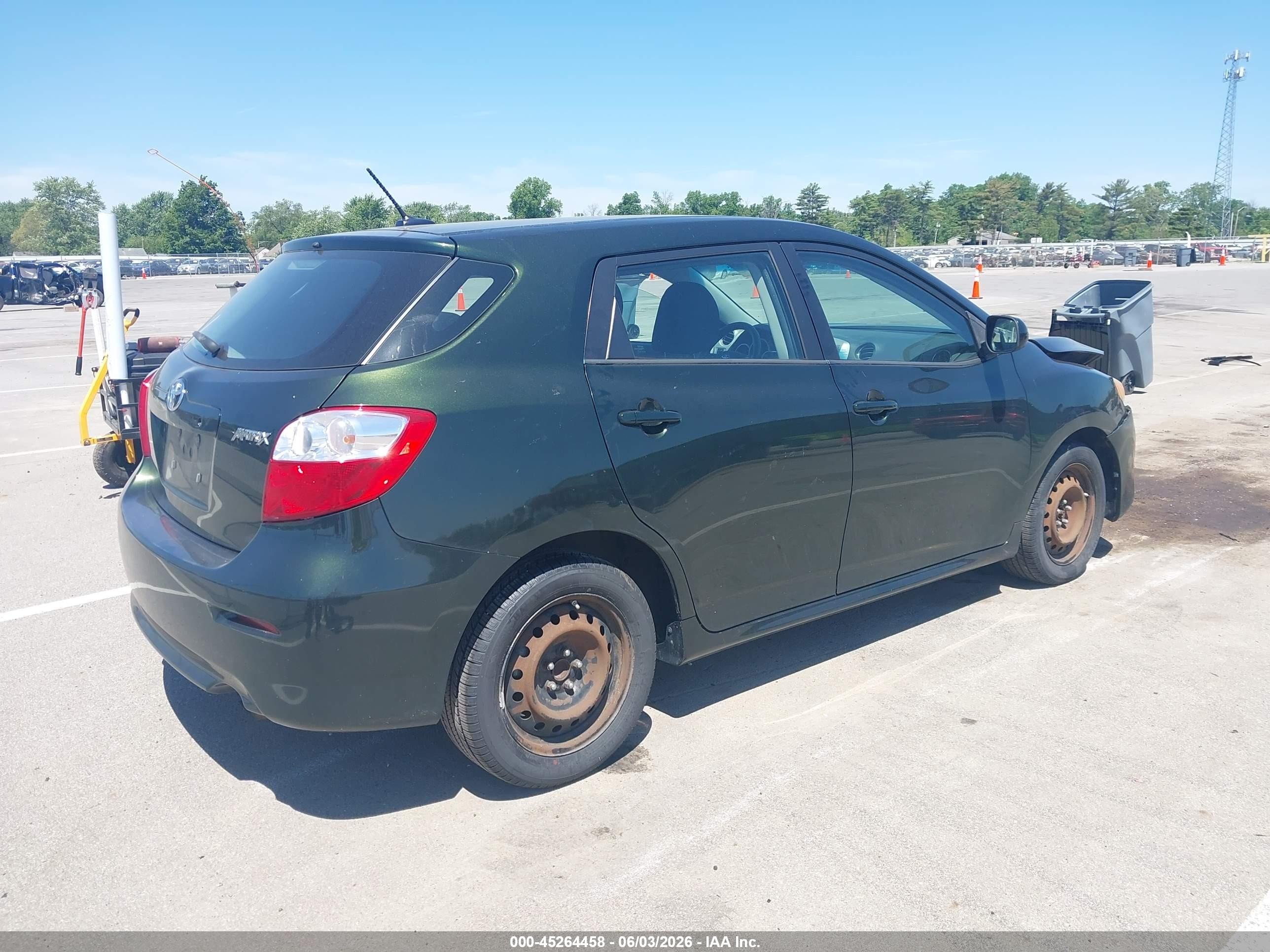 2011 Toyota Matrix   Зеленый vin: 2T1KU4EE9BC555191