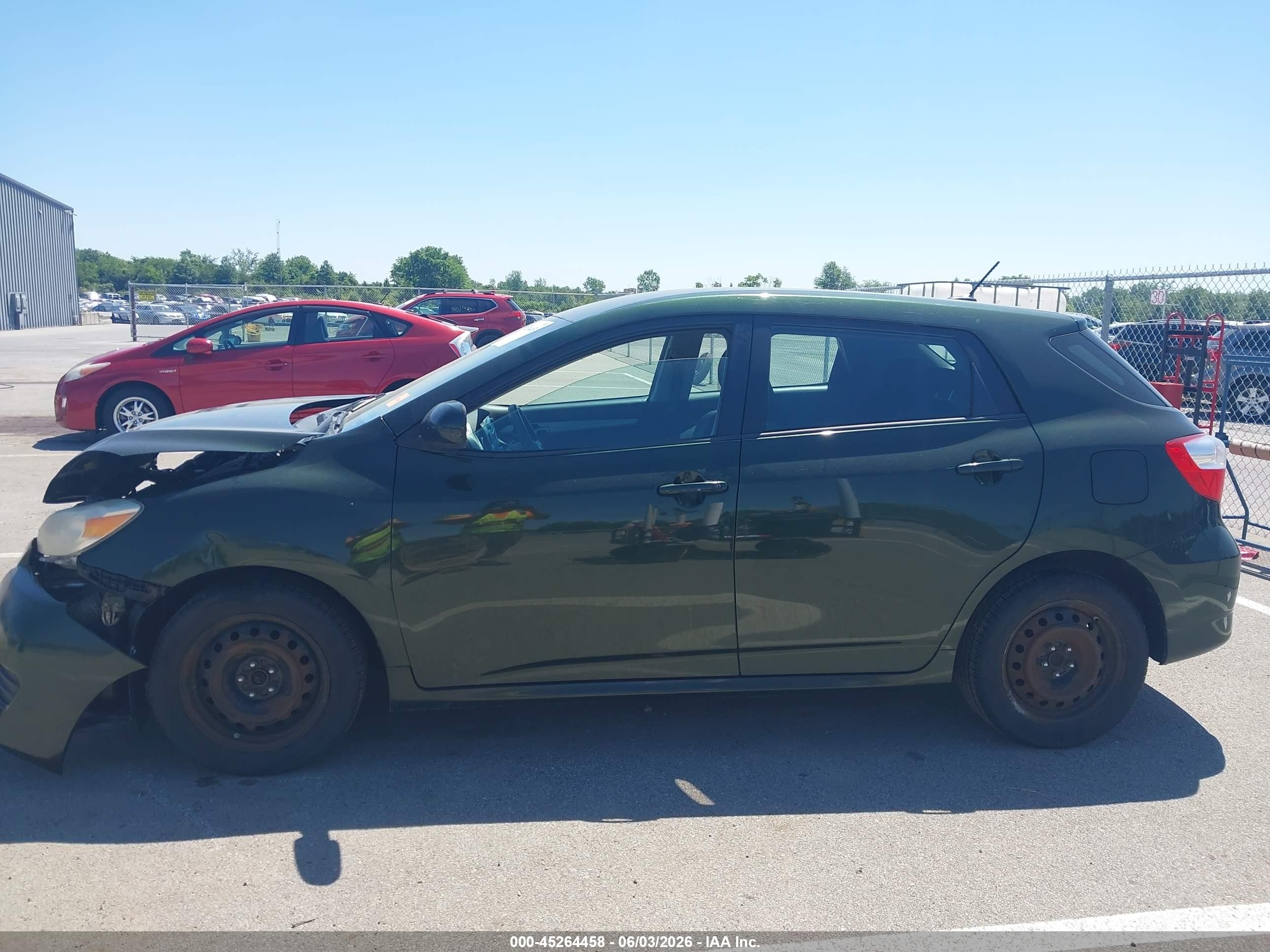 2011 Toyota Matrix   Зеленый vin: 2T1KU4EE9BC555191