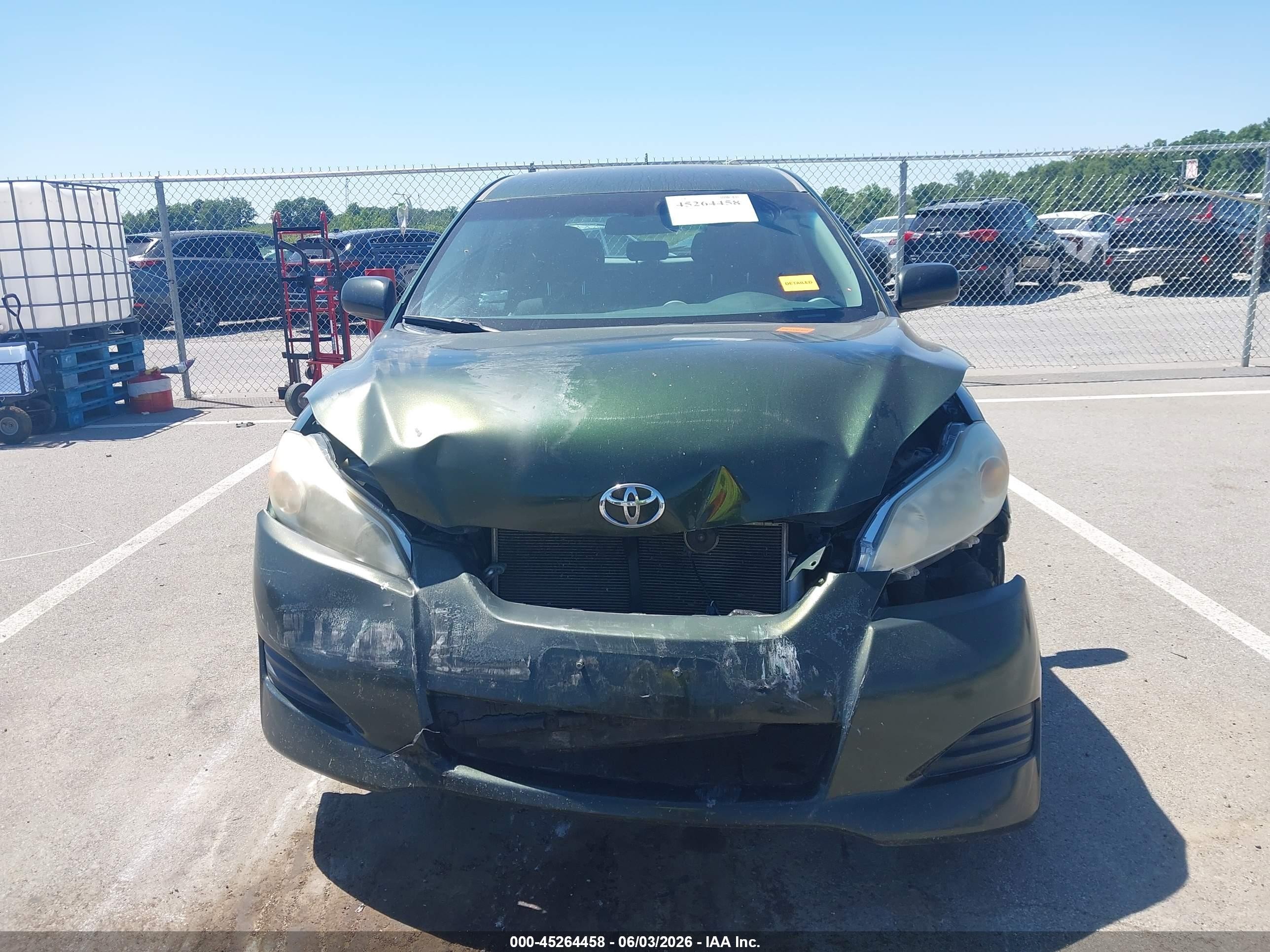 2011 Toyota Matrix   Зеленый vin: 2T1KU4EE9BC555191
