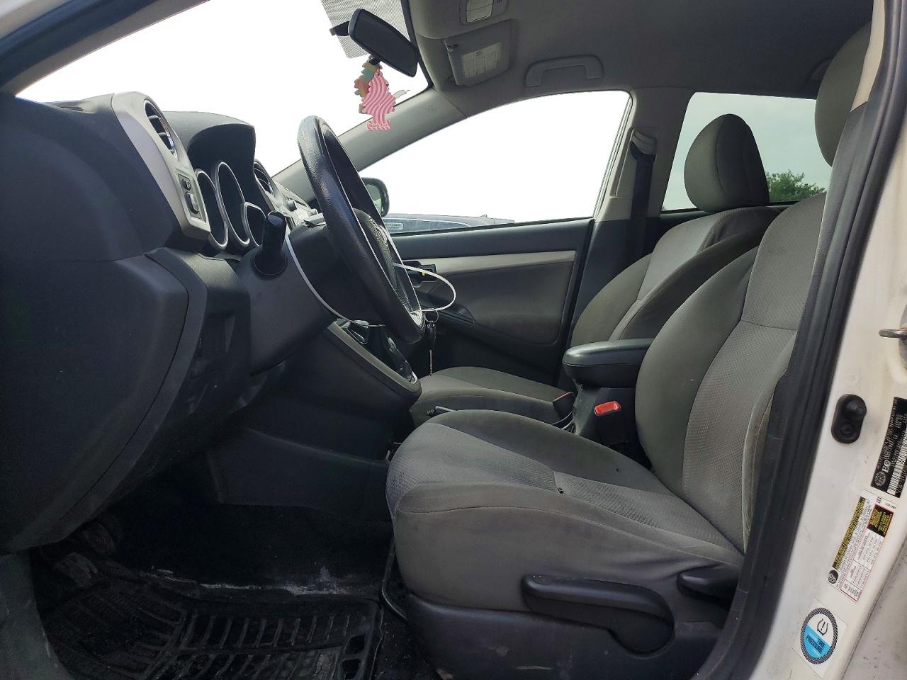 2011 Toyota Matrix White vin: 2T1KU4EE9BC665478