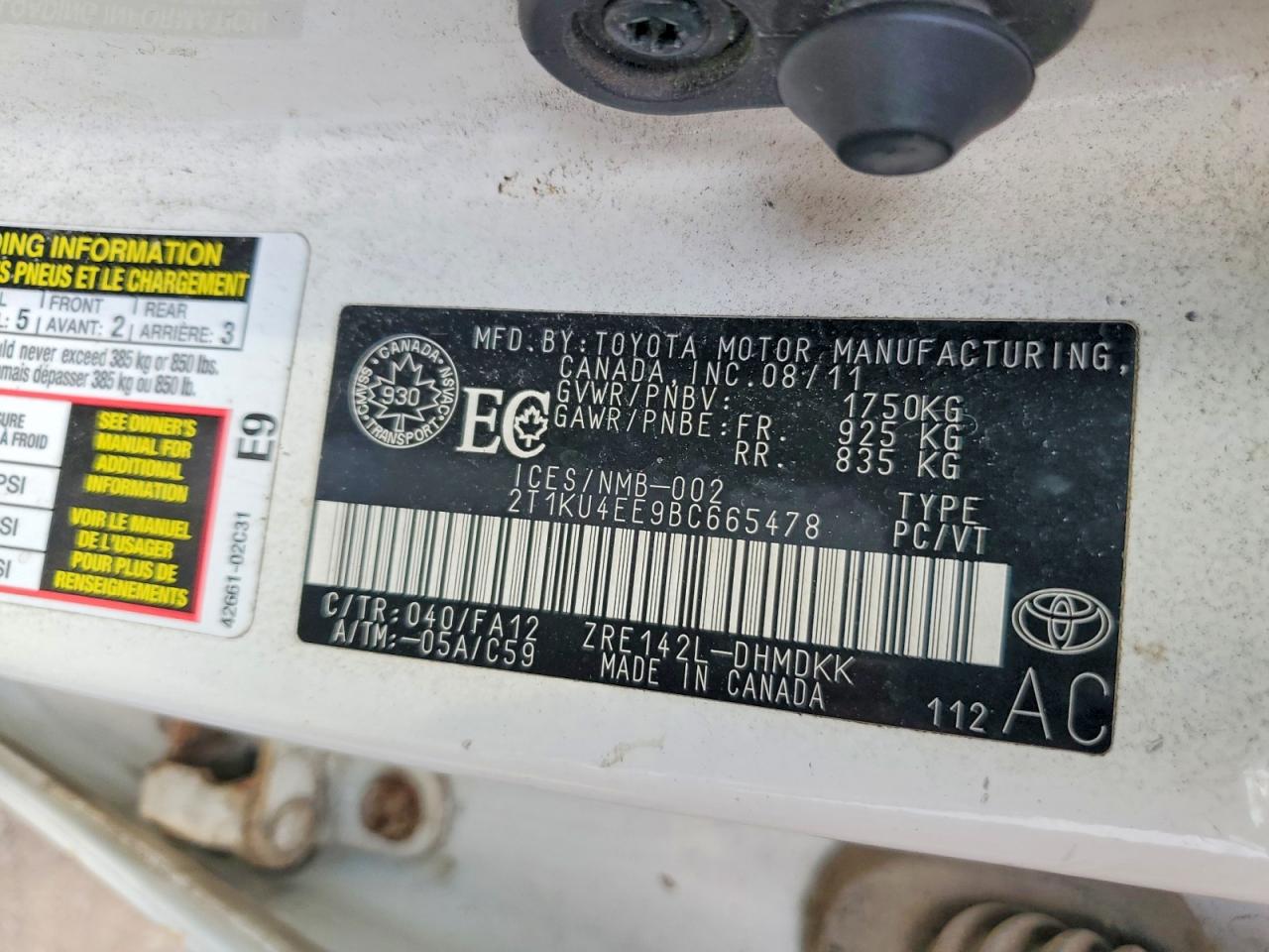2011 Toyota Matrix White vin: 2T1KU4EE9BC665478
