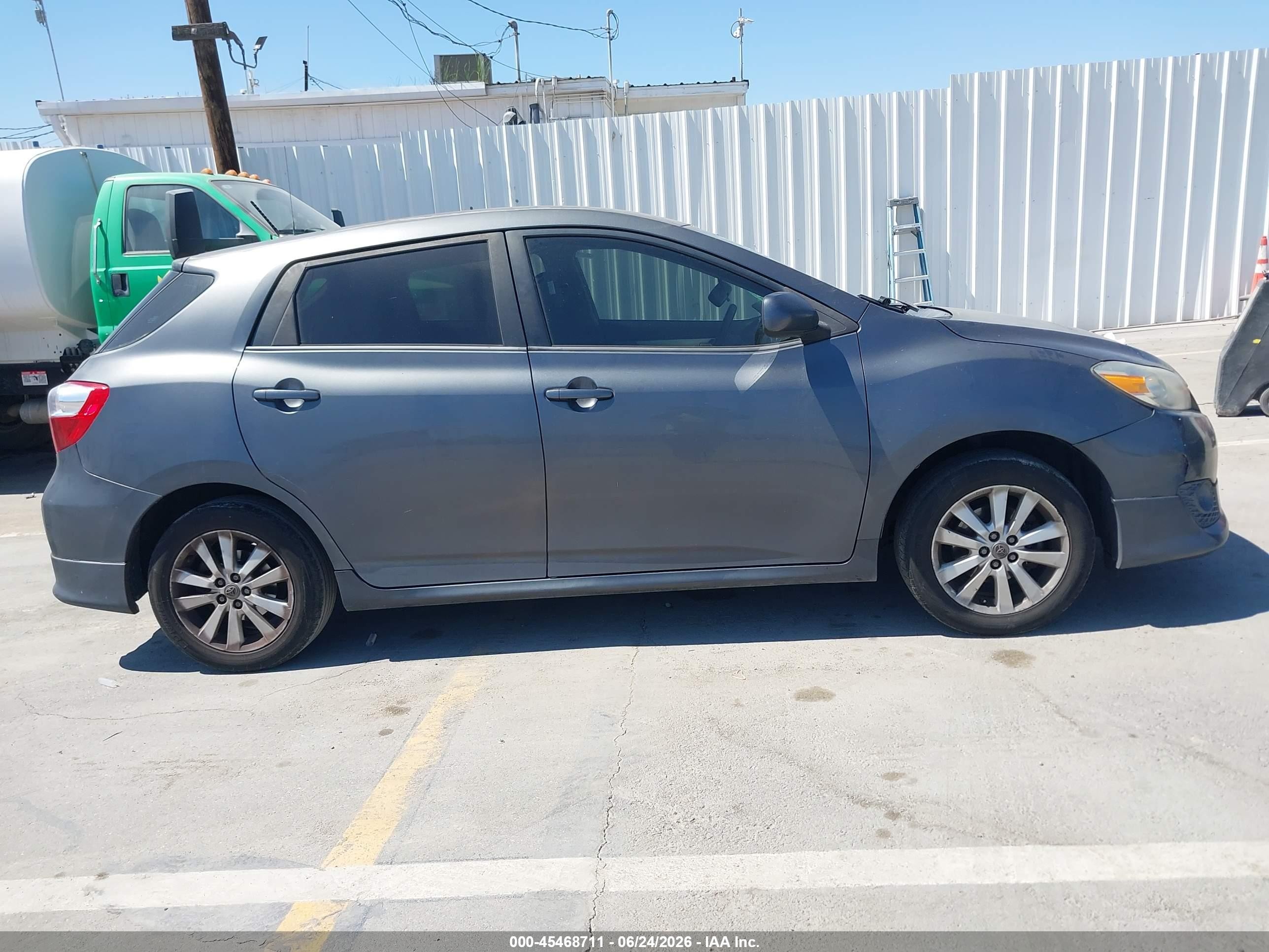 2010 Toyota Matrix   Gray vin: 2T1KU4EEXAC267324