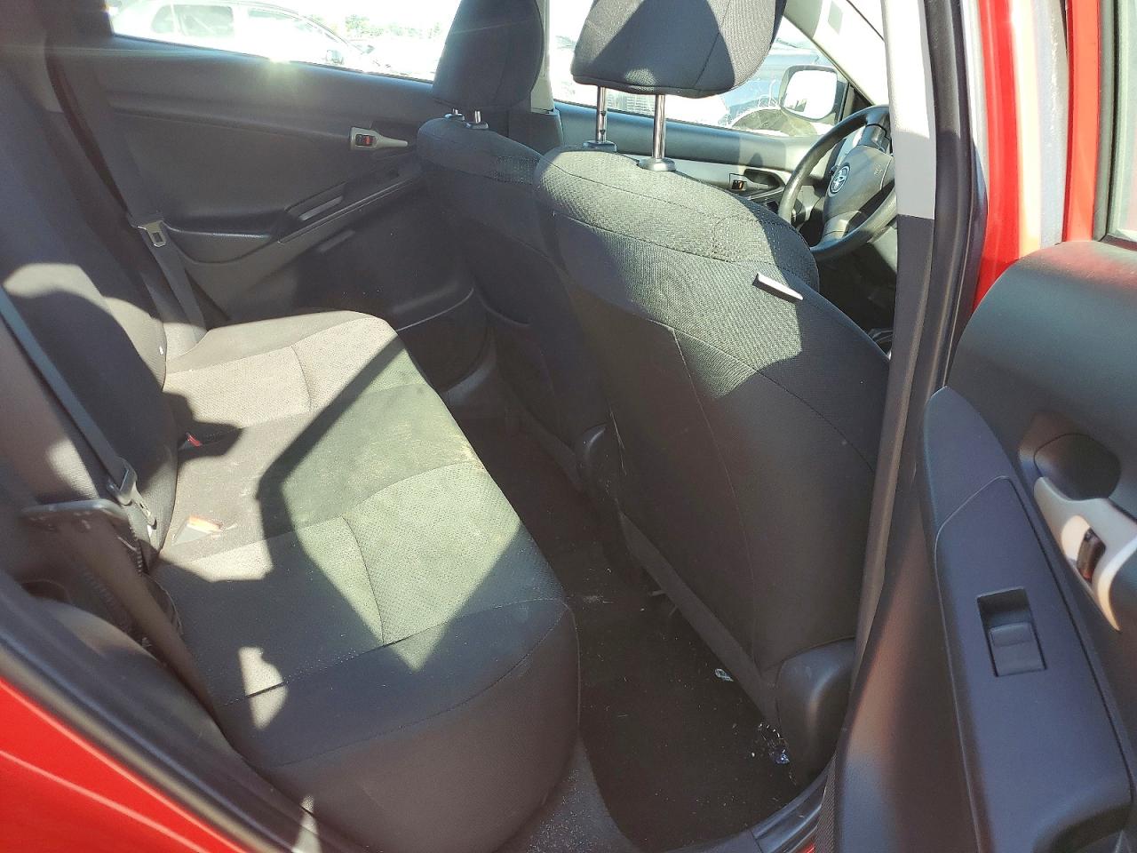 2010 Toyota Matrix Base Red vin: 2T1KU4EEXAC290585