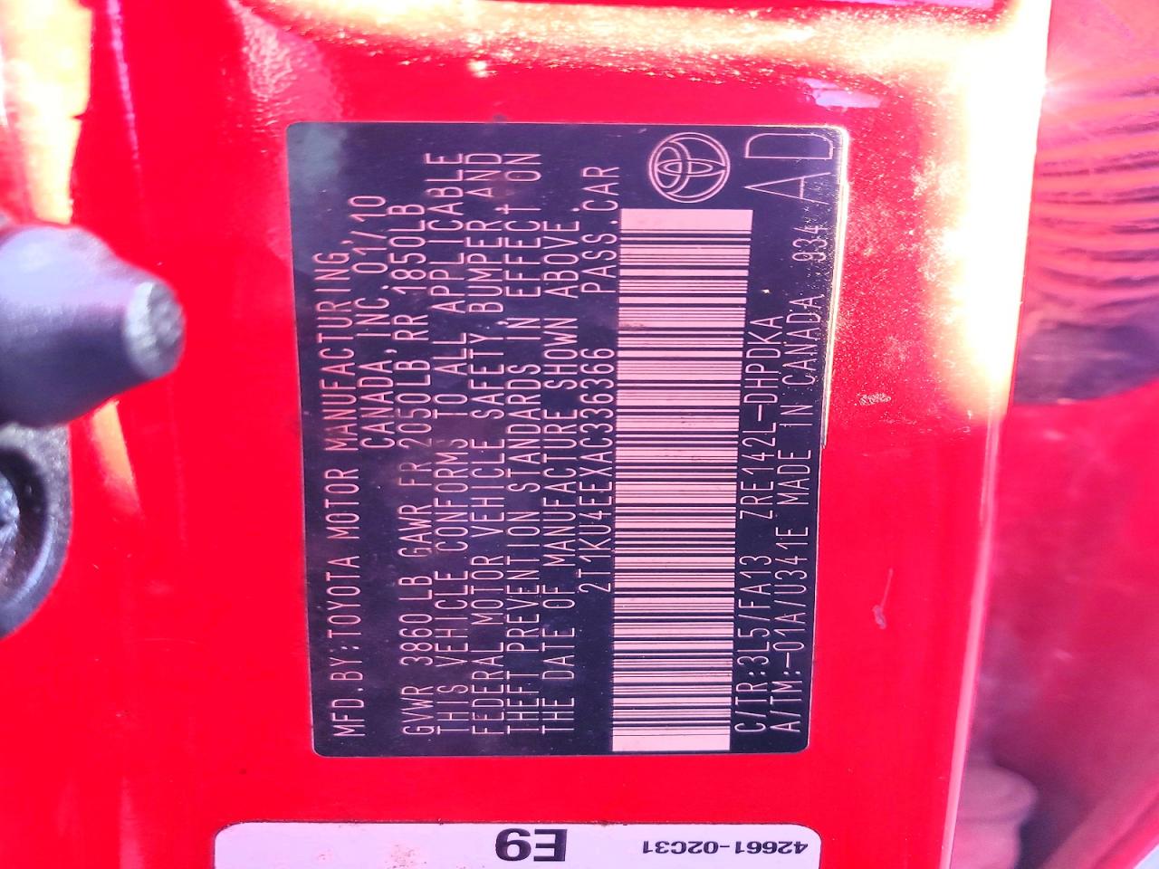 2010 Toyota Matrix Base Red vin: 2T1KU4EEXAC336366