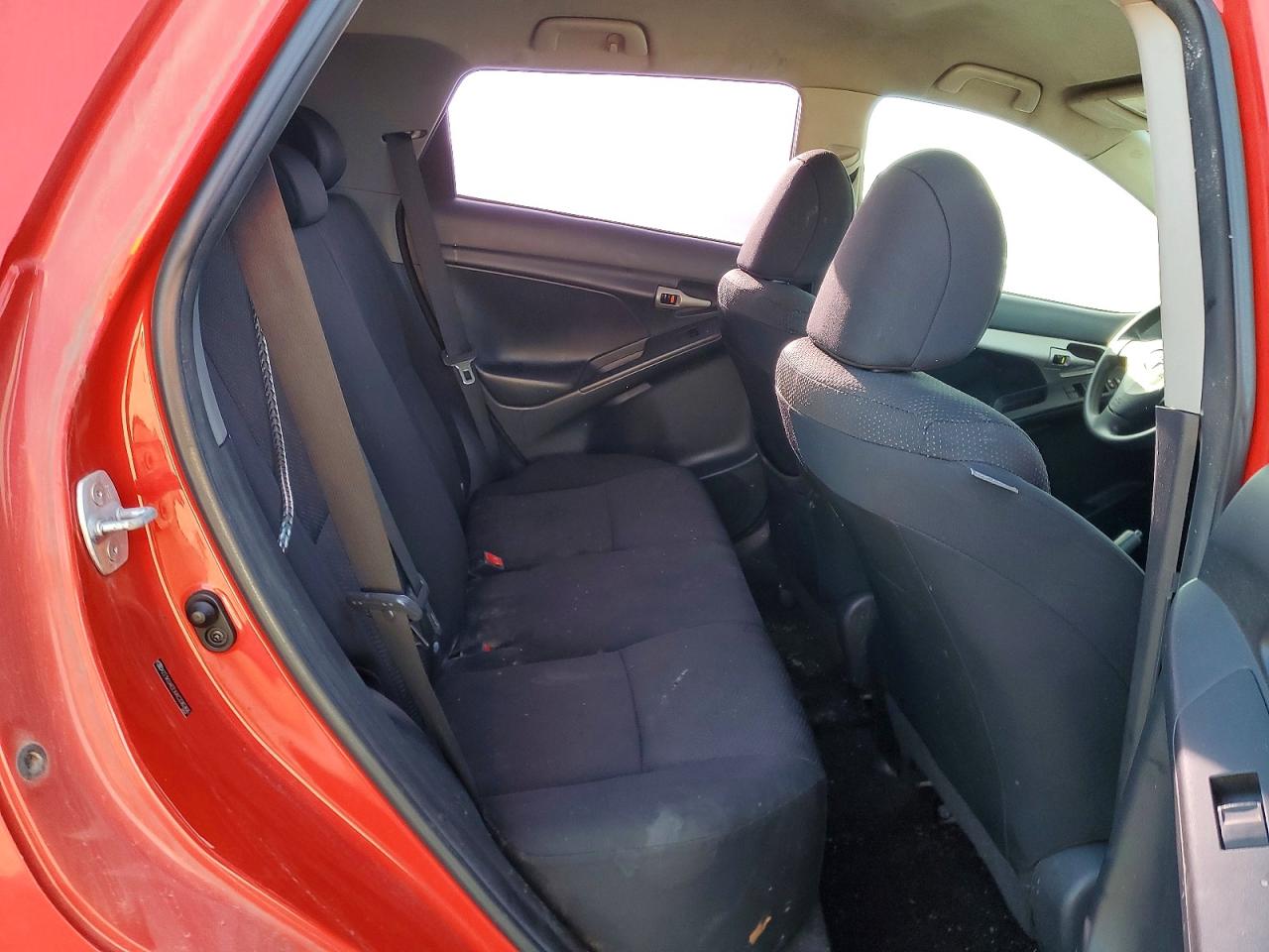 2010 Toyota Matrix Base Red vin: 2T1KU4EEXAC336366