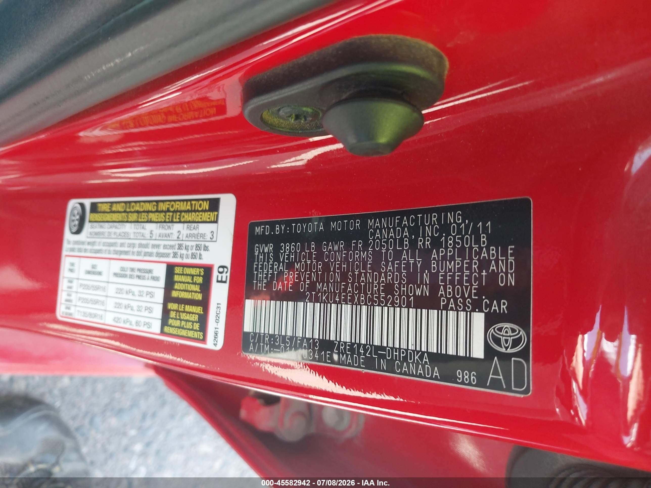 2011 Toyota Matrix   Red vin: 2T1KU4EEXBC552901