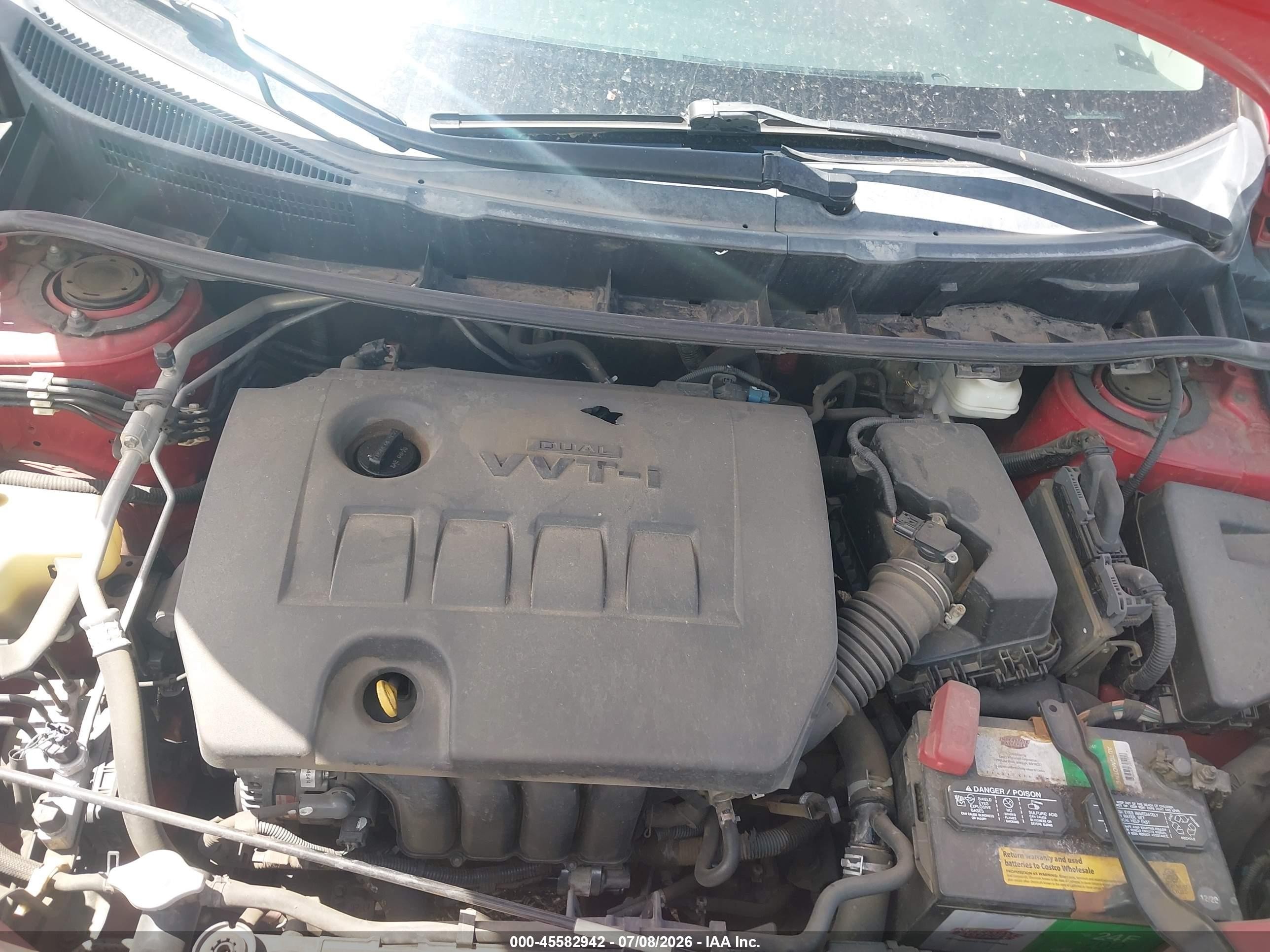 2011 Toyota Matrix   Red vin: 2T1KU4EEXBC552901