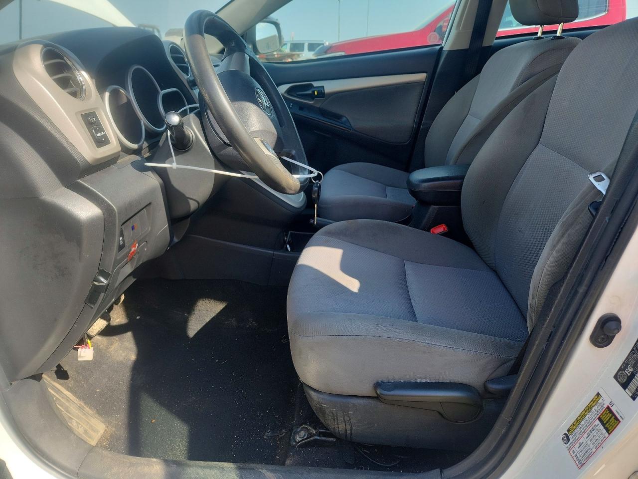 2012 Toyota Corolla Matrix L White vin: 2T1KU4EEXCC833873