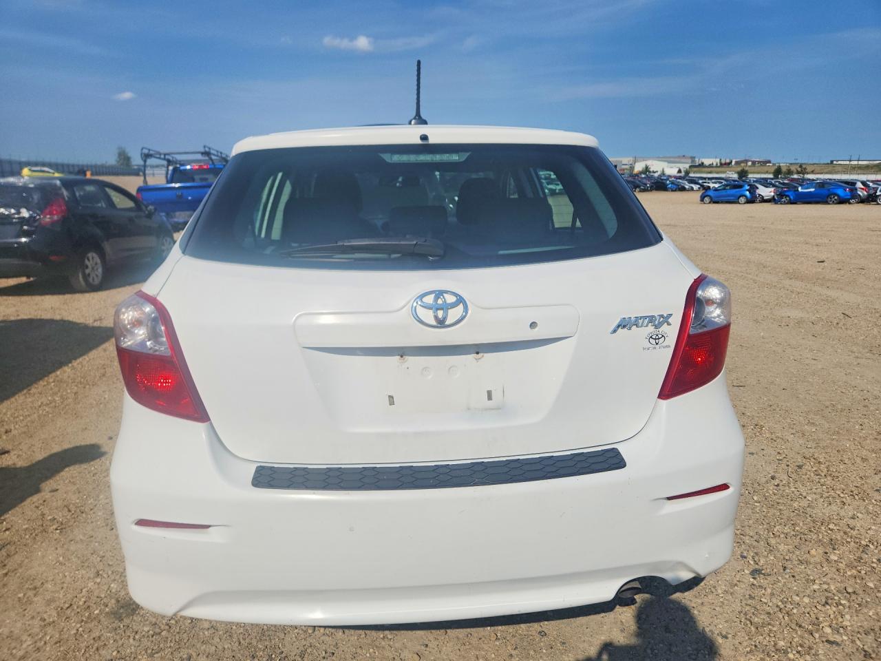 2012 Toyota Corolla Matrix L White vin: 2T1KU4EEXCC833873