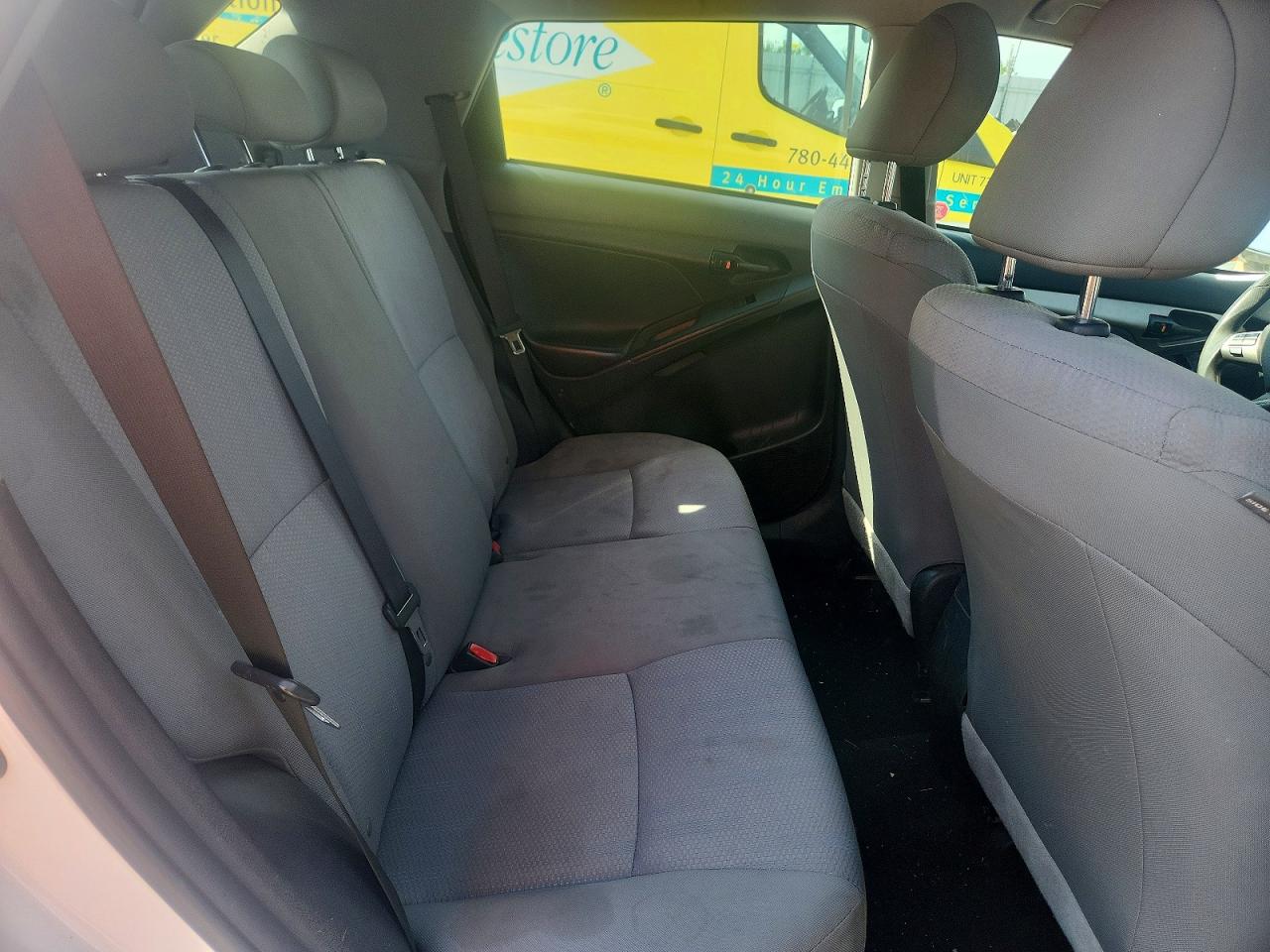 2012 Toyota Corolla Matrix L White vin: 2T1KU4EEXCC833873