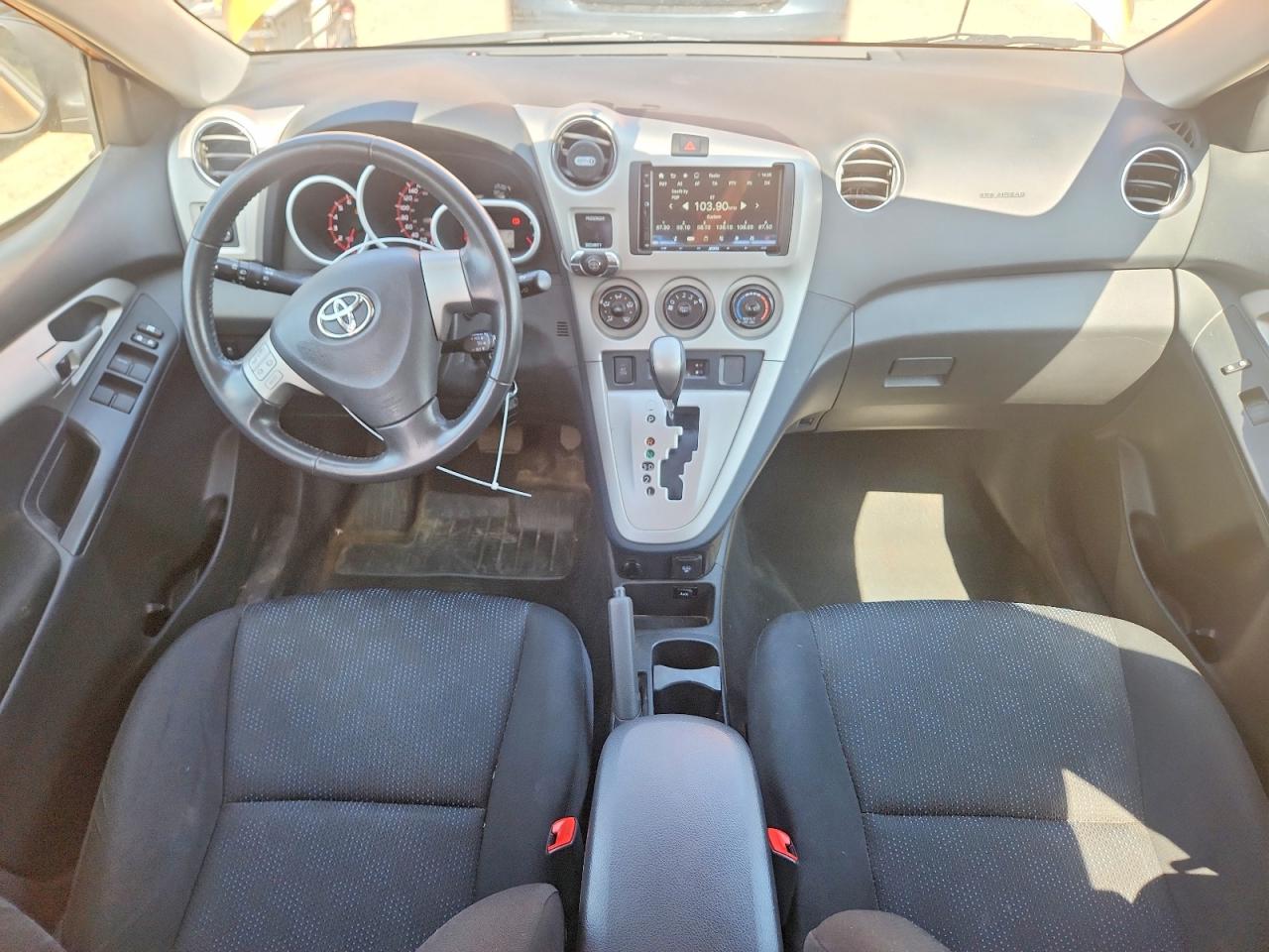 2009 Toyota Corolla Matrix S Gold vin: 2T1LE40E09C002867