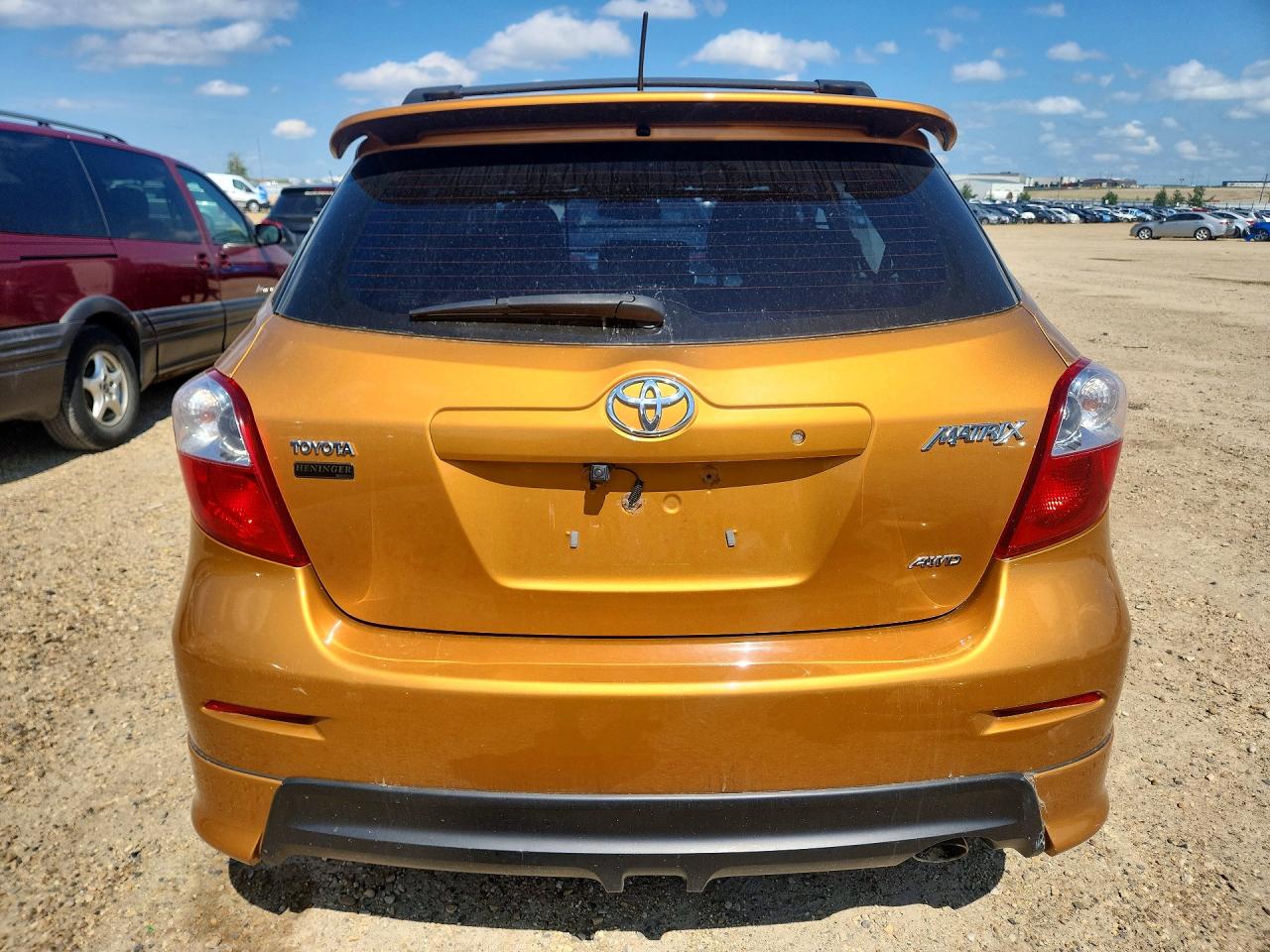 2009 Toyota Corolla Matrix S Gold vin: 2T1LE40E09C002867