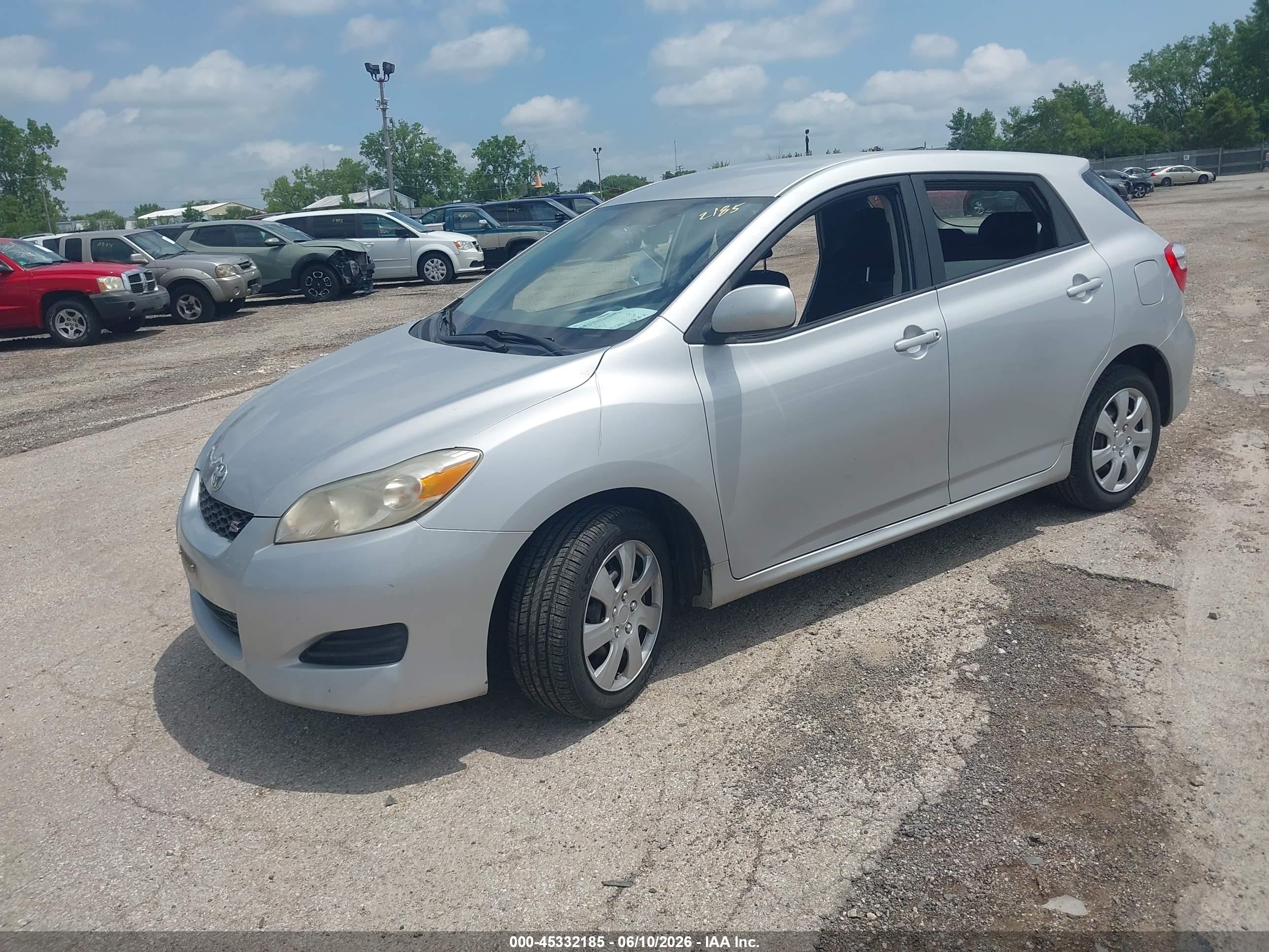 2009 Toyota Matrix S Silver vin: 2T1LE40E09C007812