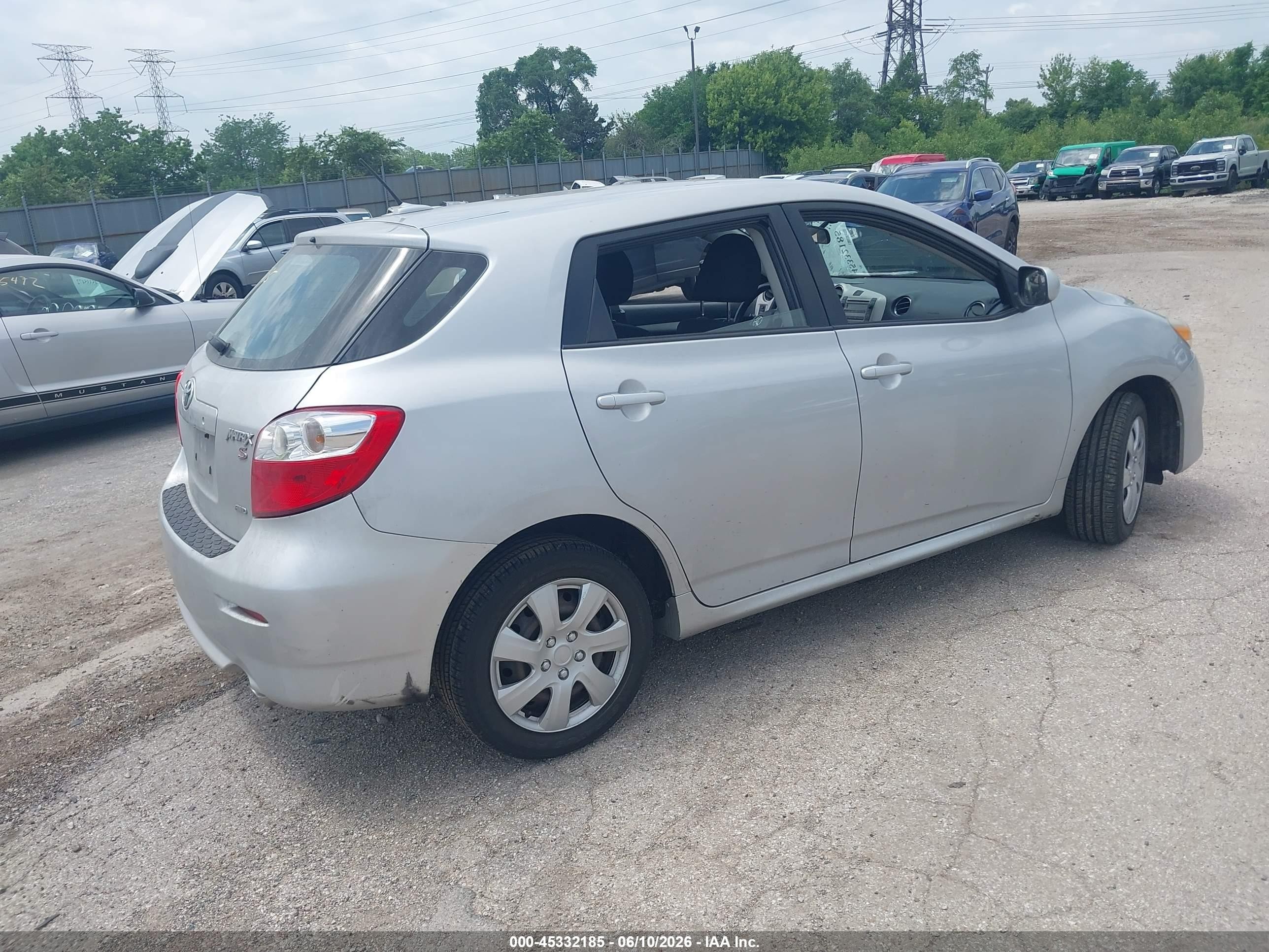 2009 Toyota Matrix S Silver vin: 2T1LE40E09C007812