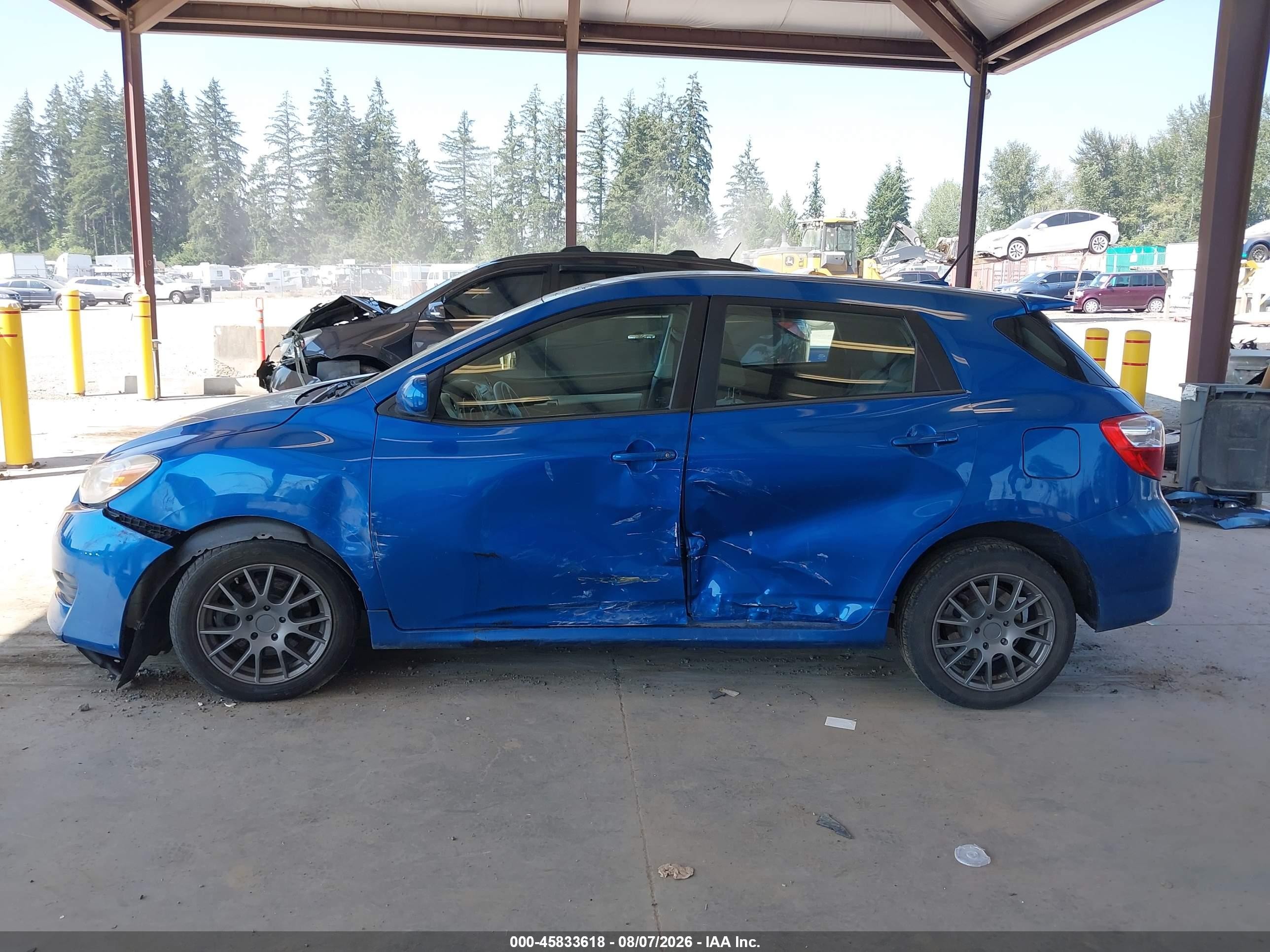 2009 Toyota Matrix S Blue vin: 2T1LE40E19C009150