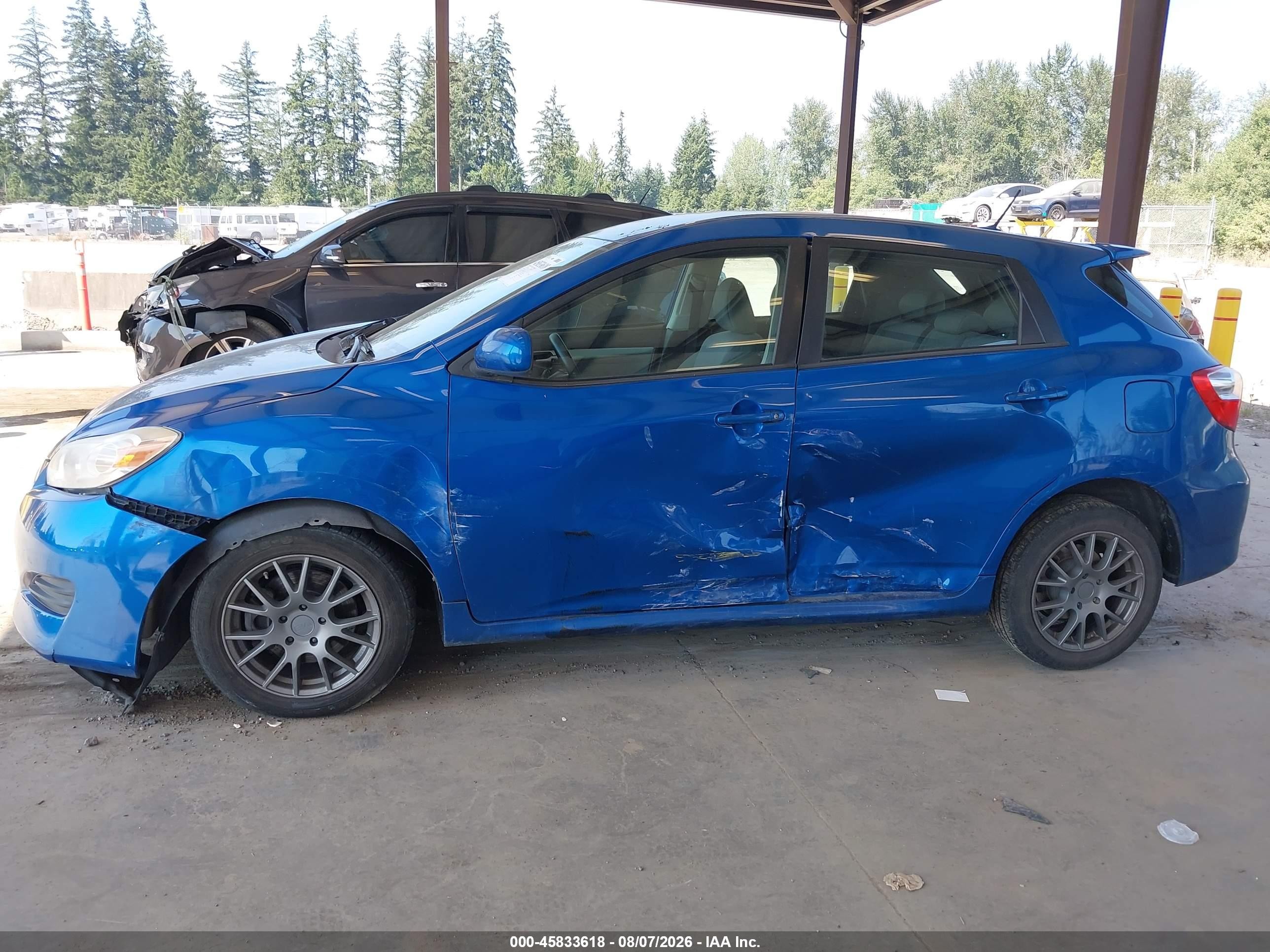 2009 Toyota Matrix S Blue vin: 2T1LE40E19C009150