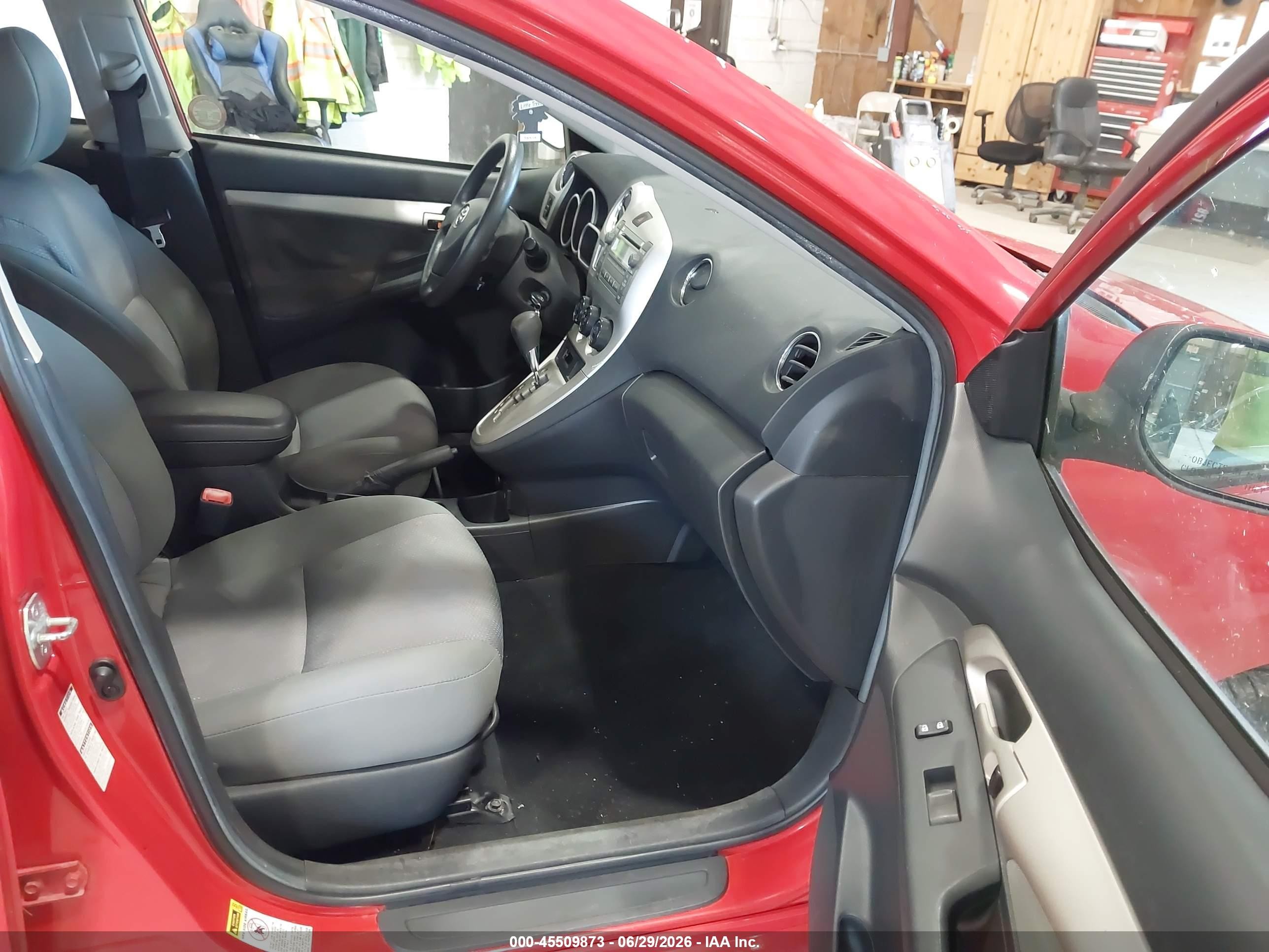 2009 Toyota Matrix S Red vin: 2T1LE40E39C001972