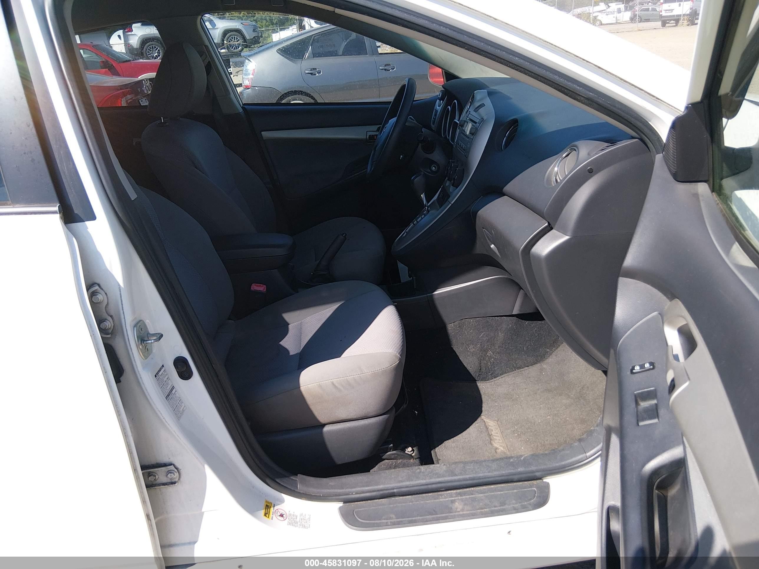 2009 Toyota Matrix S White vin: 2T1LE40E39C003334