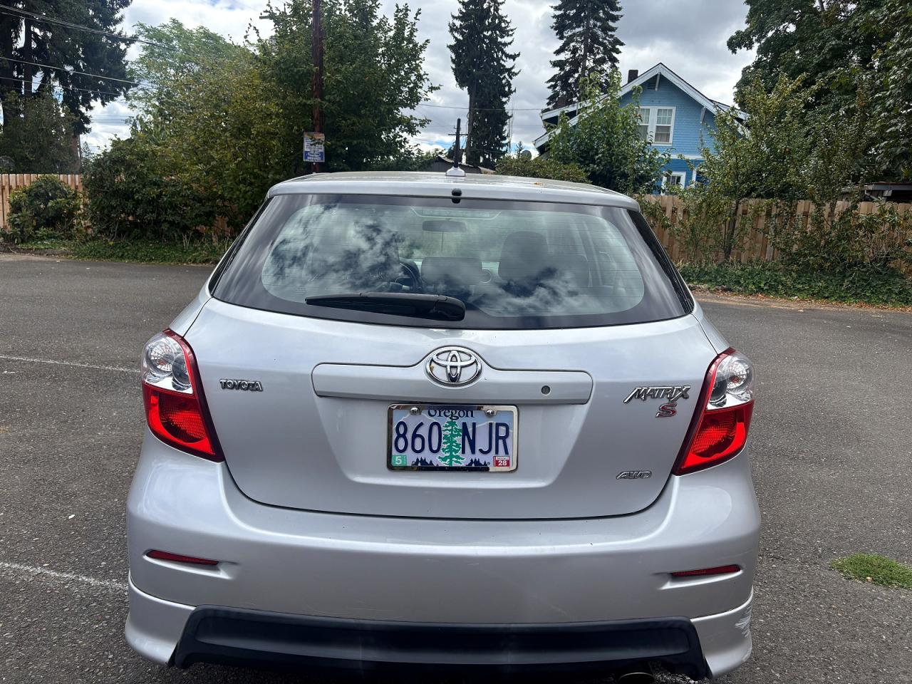 2009 Toyota Corolla Matrix S Silver vin: 2T1LE40E39C006427