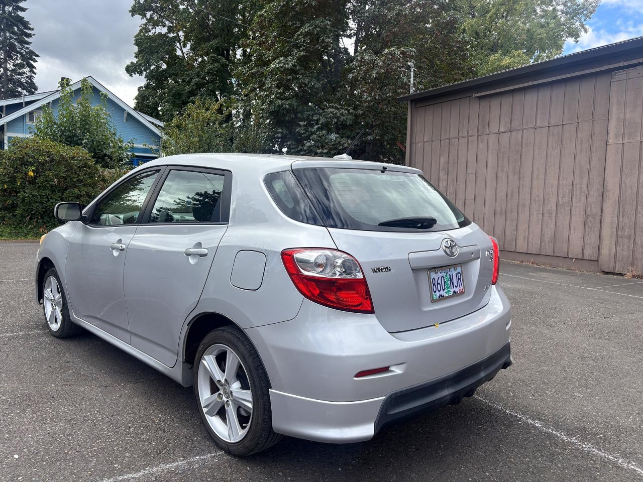 2009 Toyota Corolla Matrix S Silver vin: 2T1LE40E39C006427