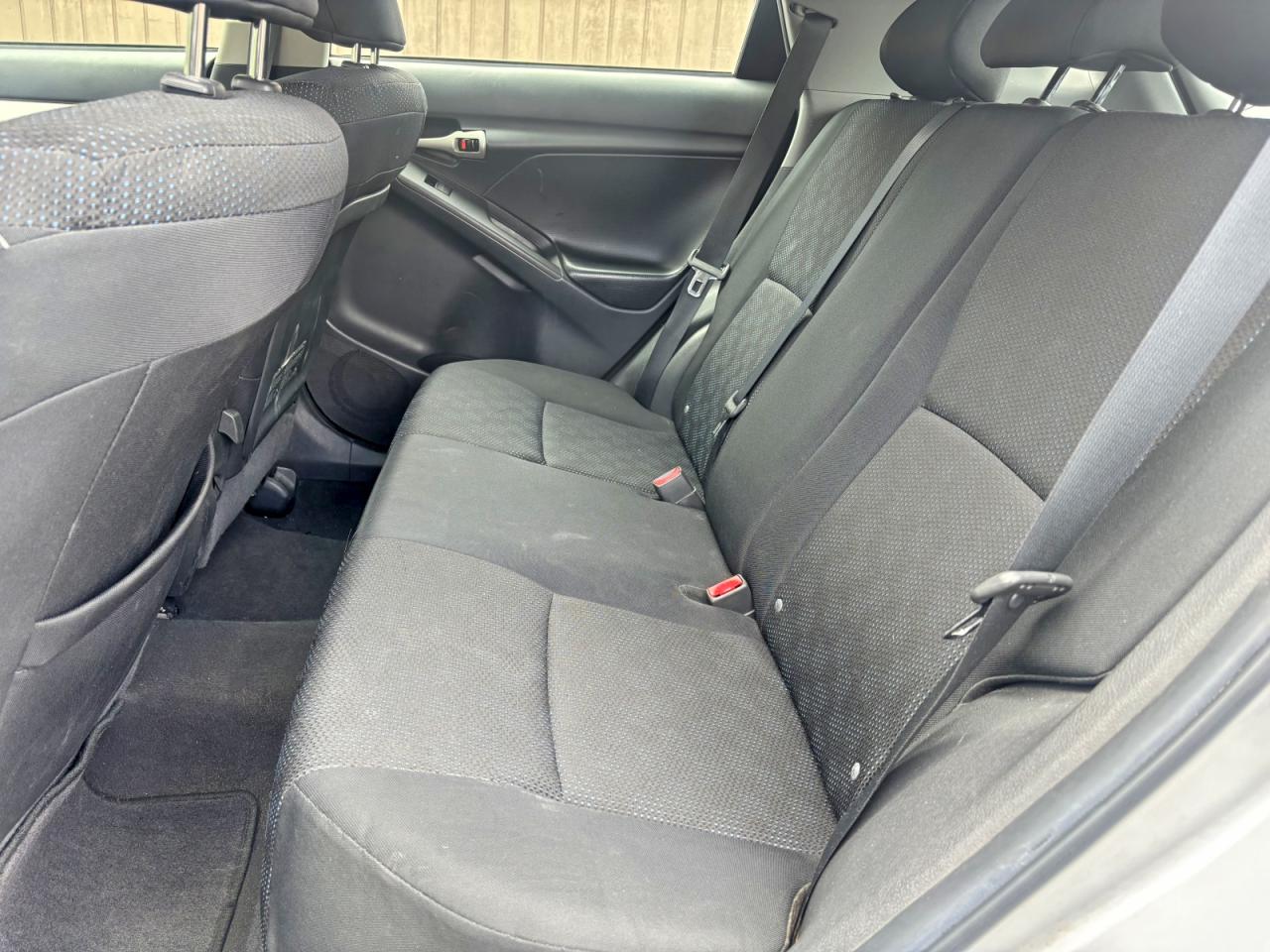 2009 Toyota Corolla Matrix S Silver vin: 2T1LE40E39C006427