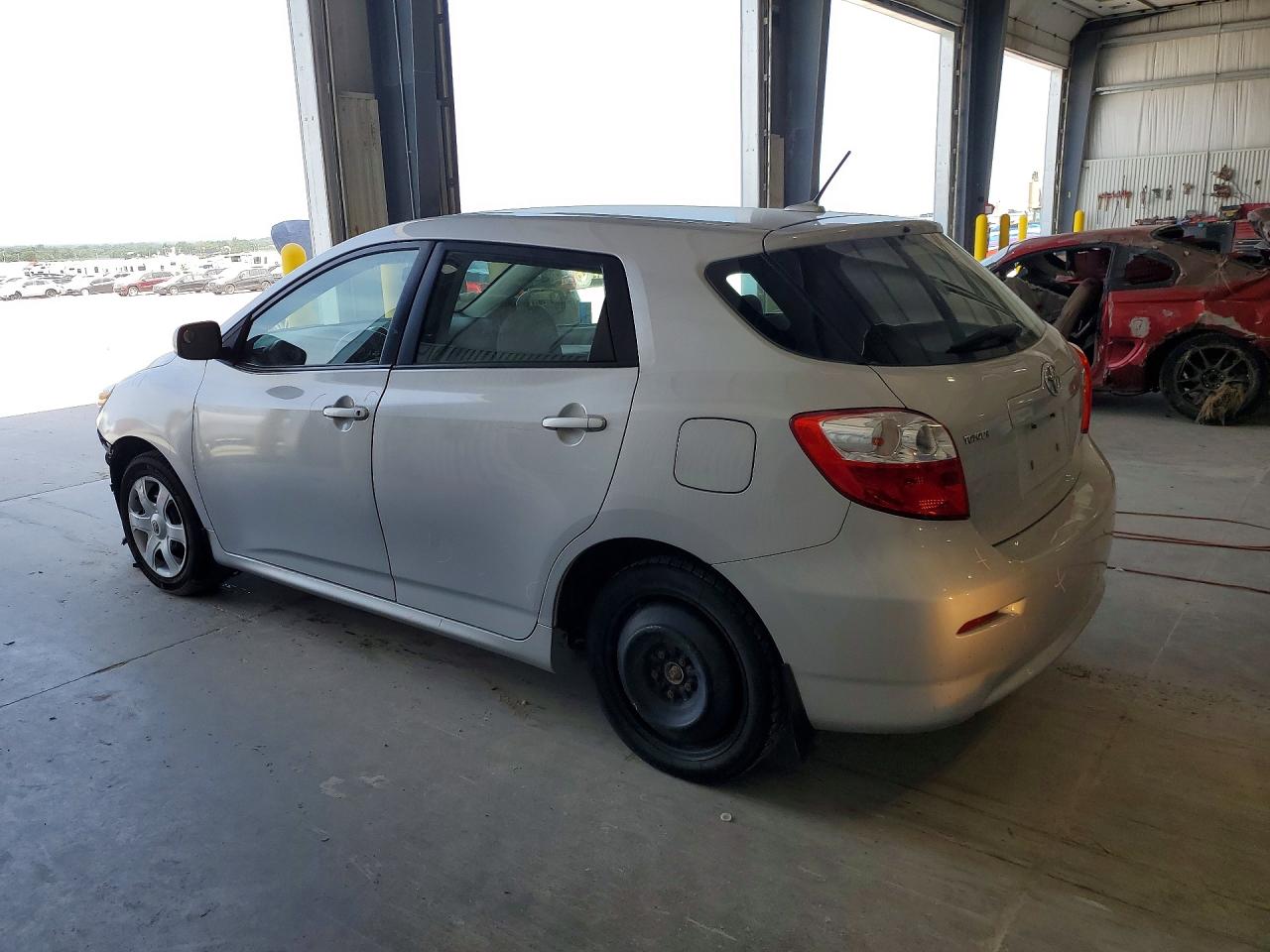 2009 Toyota Corolla Matrix Silver vin: 2T1LE40E39C008310