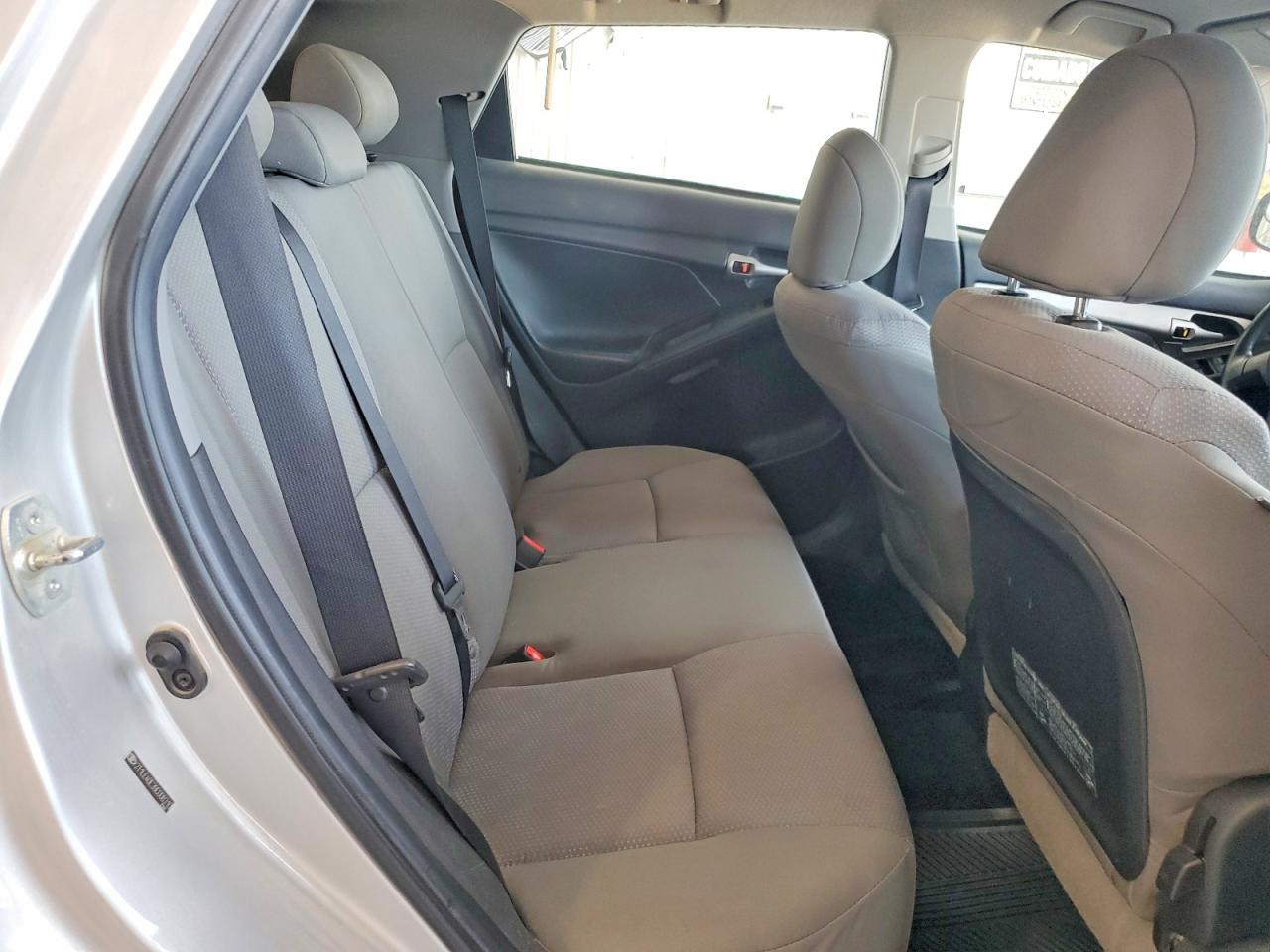 2009 Toyota Corolla Matrix Silver vin: 2T1LE40E39C008310