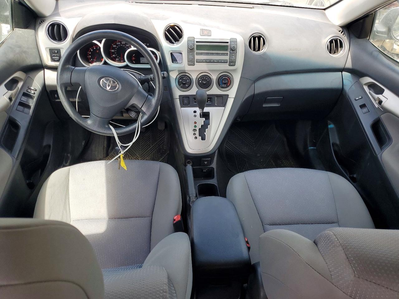 2009 Toyota Corolla Matrix Silver vin: 2T1LE40E39C008310