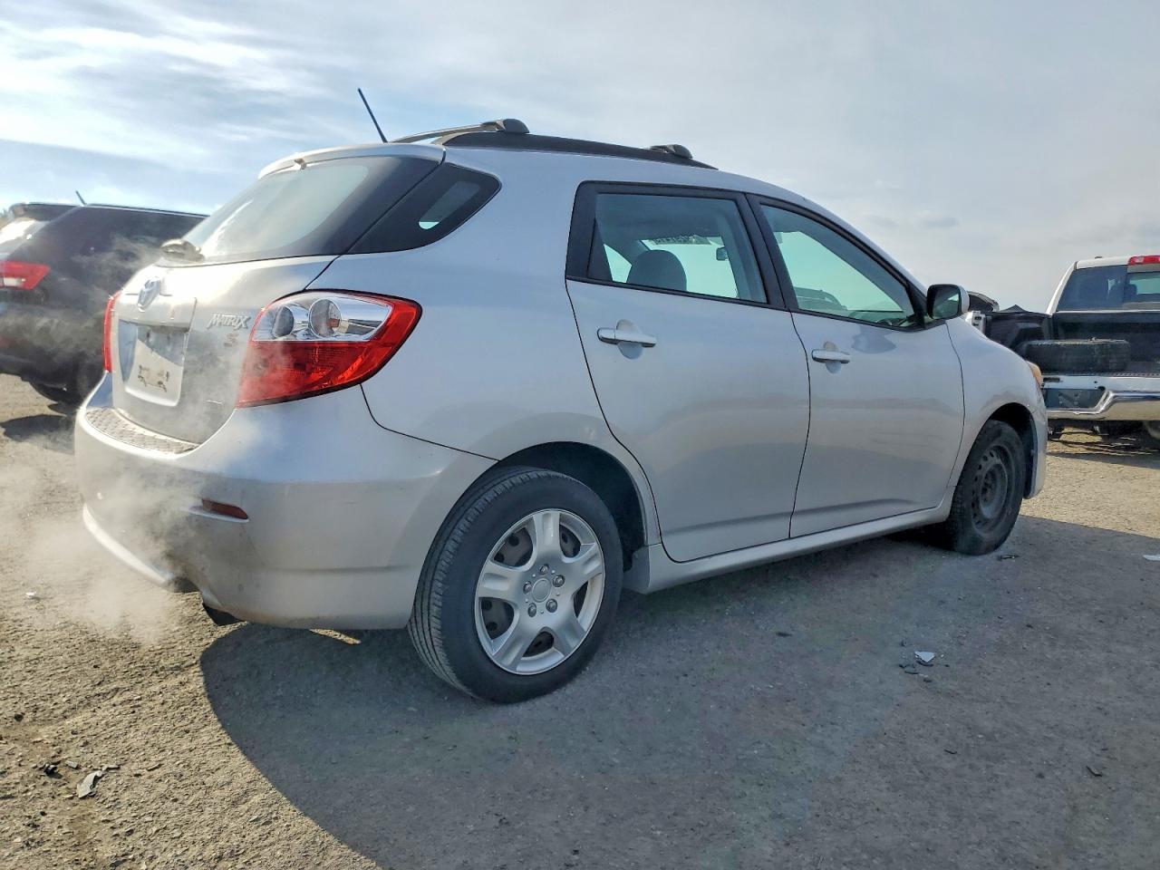 2009 Toyota Corolla Matrix S Silver vin: 2T1LE40E39C011871