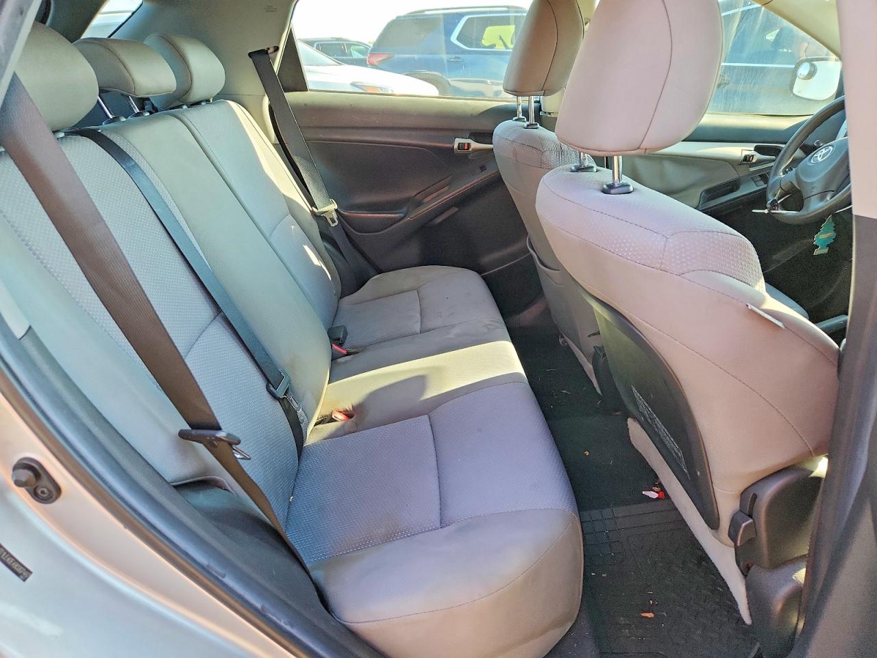 2009 Toyota Corolla Matrix S Silver vin: 2T1LE40E49C007487