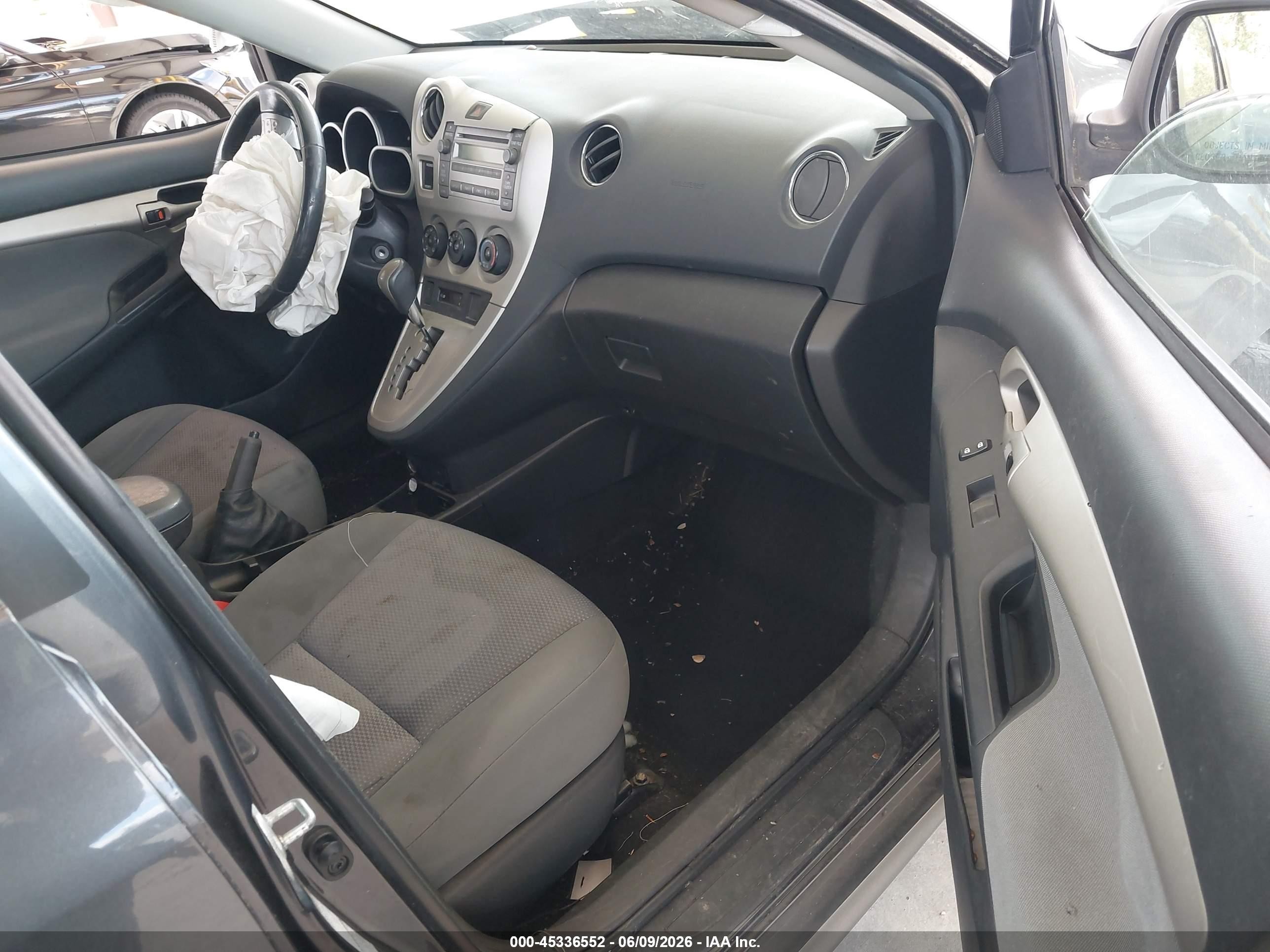 2009 Toyota Matrix S Серый vin: 2T1LE40E59C002136