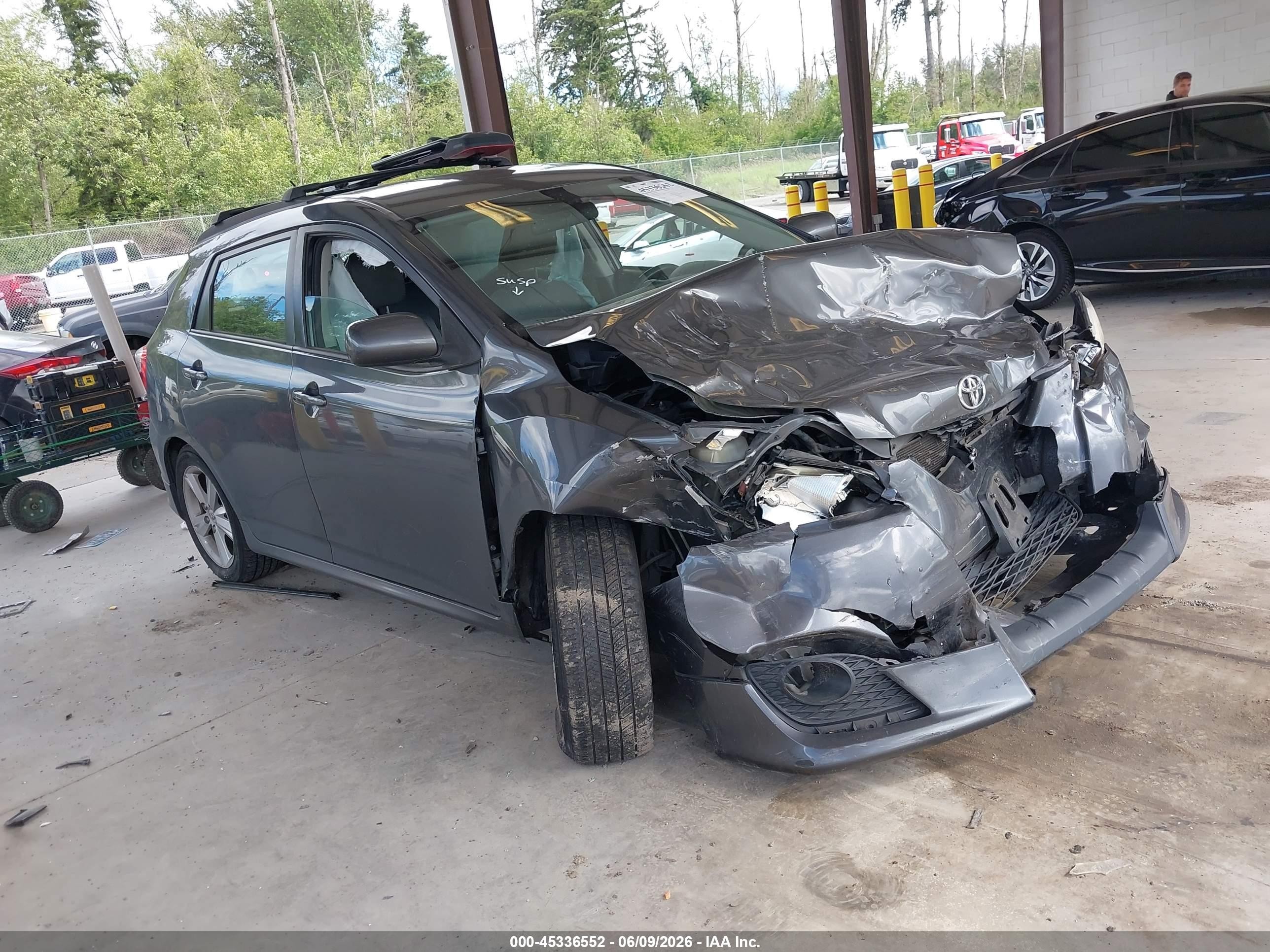 2009 Toyota Matrix S Серый vin: 2T1LE40E59C002136