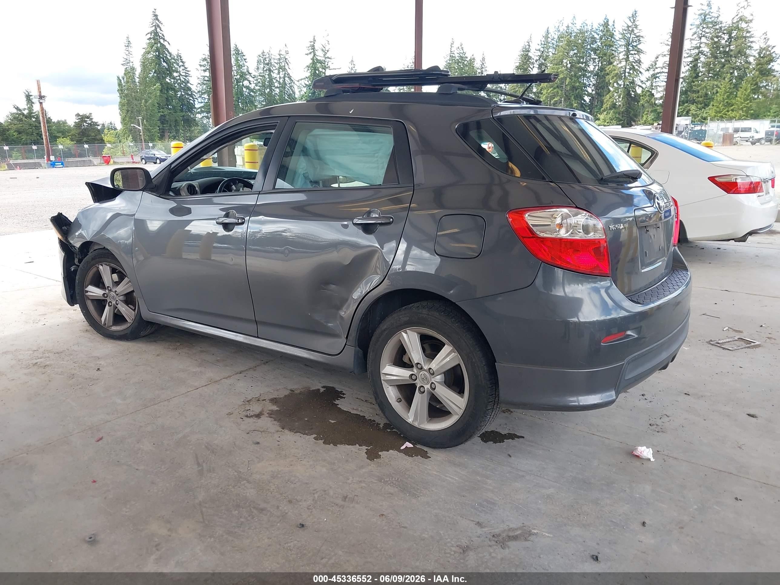 2009 Toyota Matrix S Серый vin: 2T1LE40E59C002136