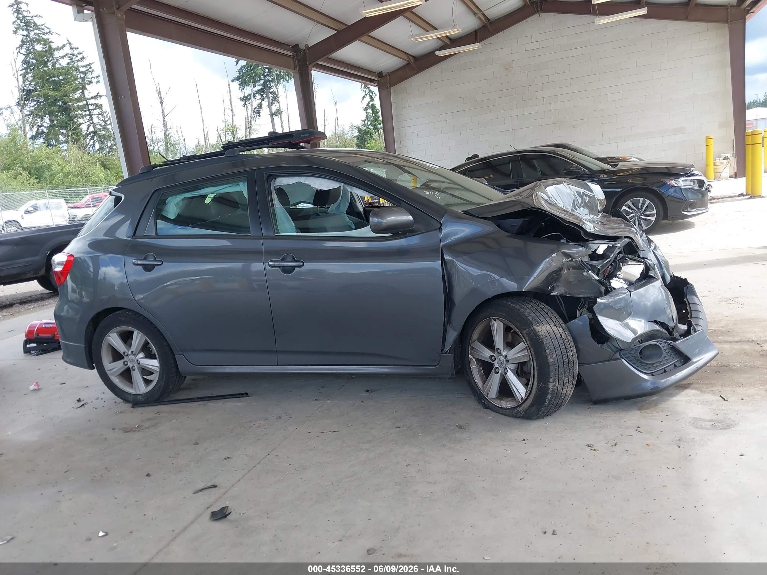 2009 Toyota Matrix S Серый vin: 2T1LE40E59C002136