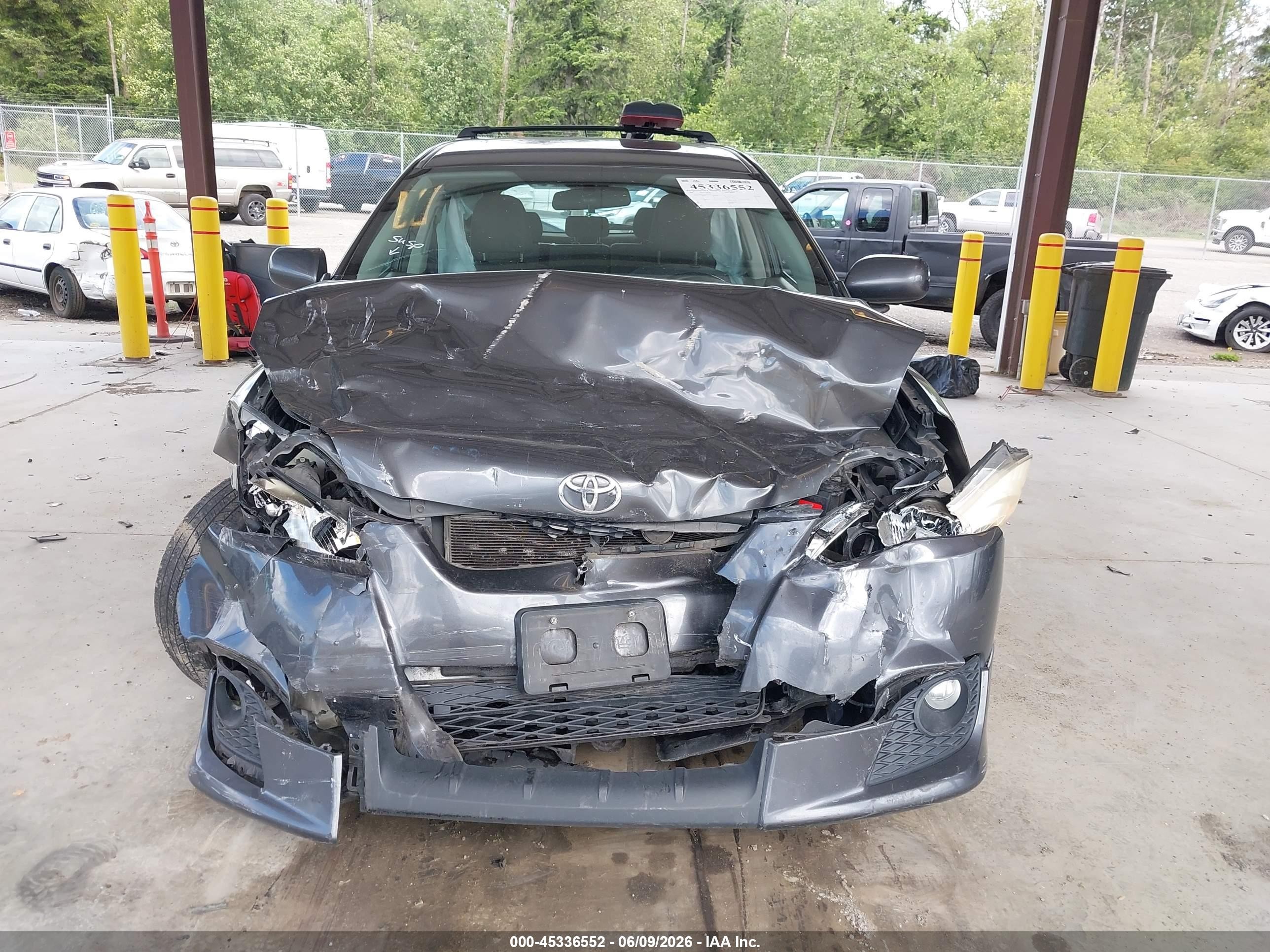 2009 Toyota Matrix S Серый vin: 2T1LE40E59C002136