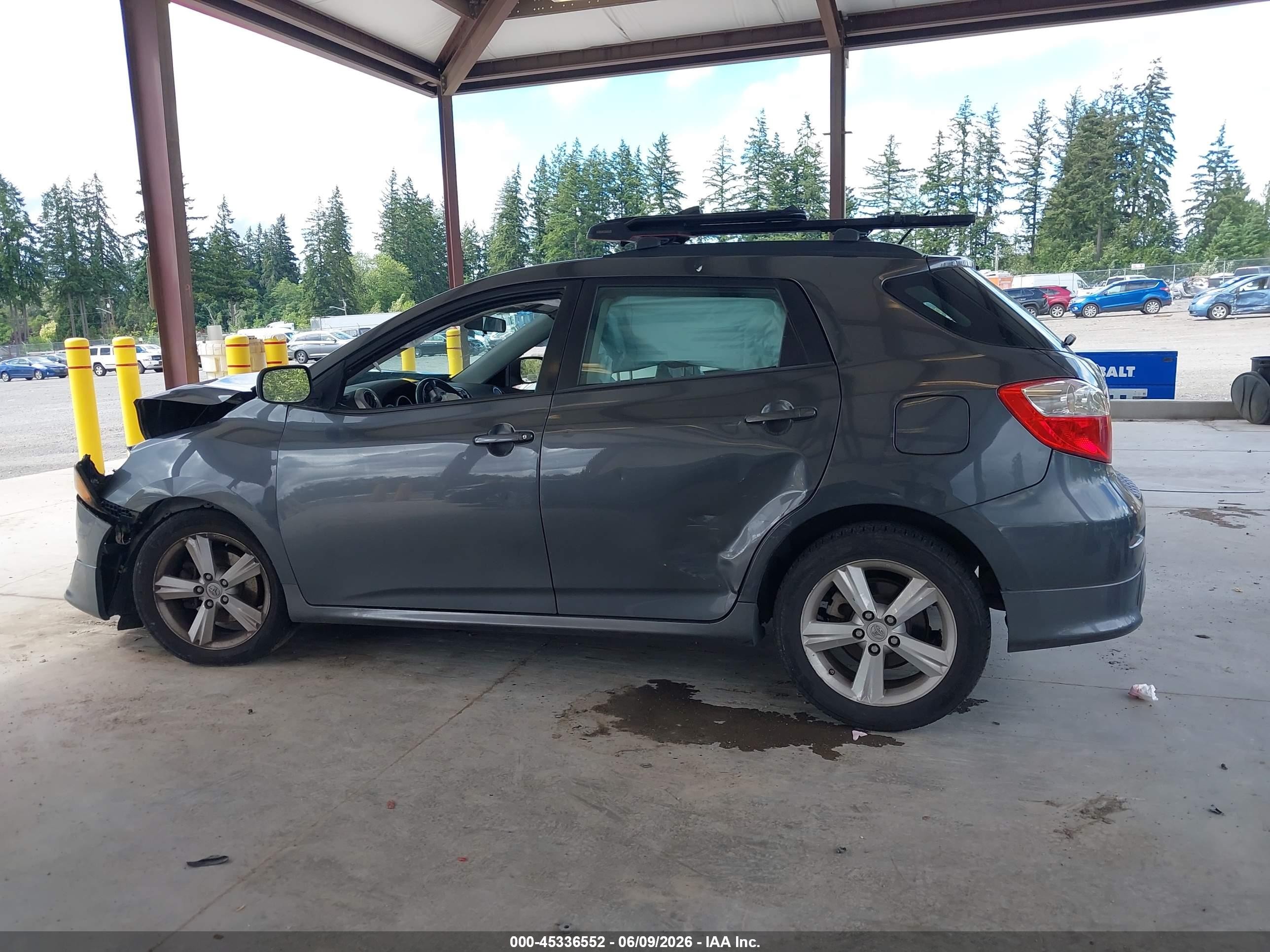 2009 Toyota Matrix S Серый vin: 2T1LE40E59C002136