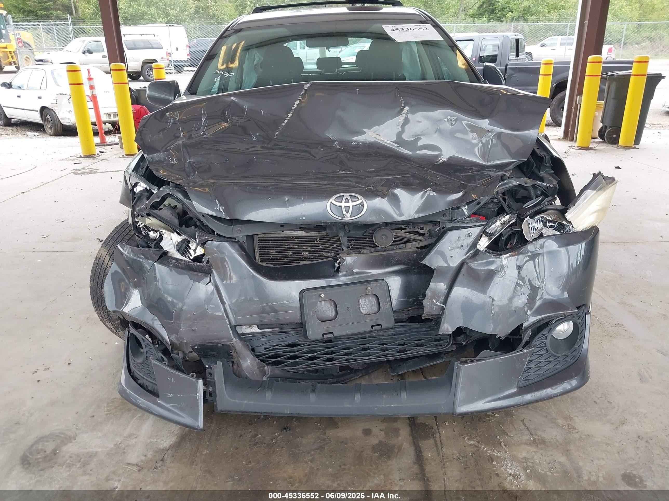 2009 Toyota Matrix S Серый vin: 2T1LE40E59C002136