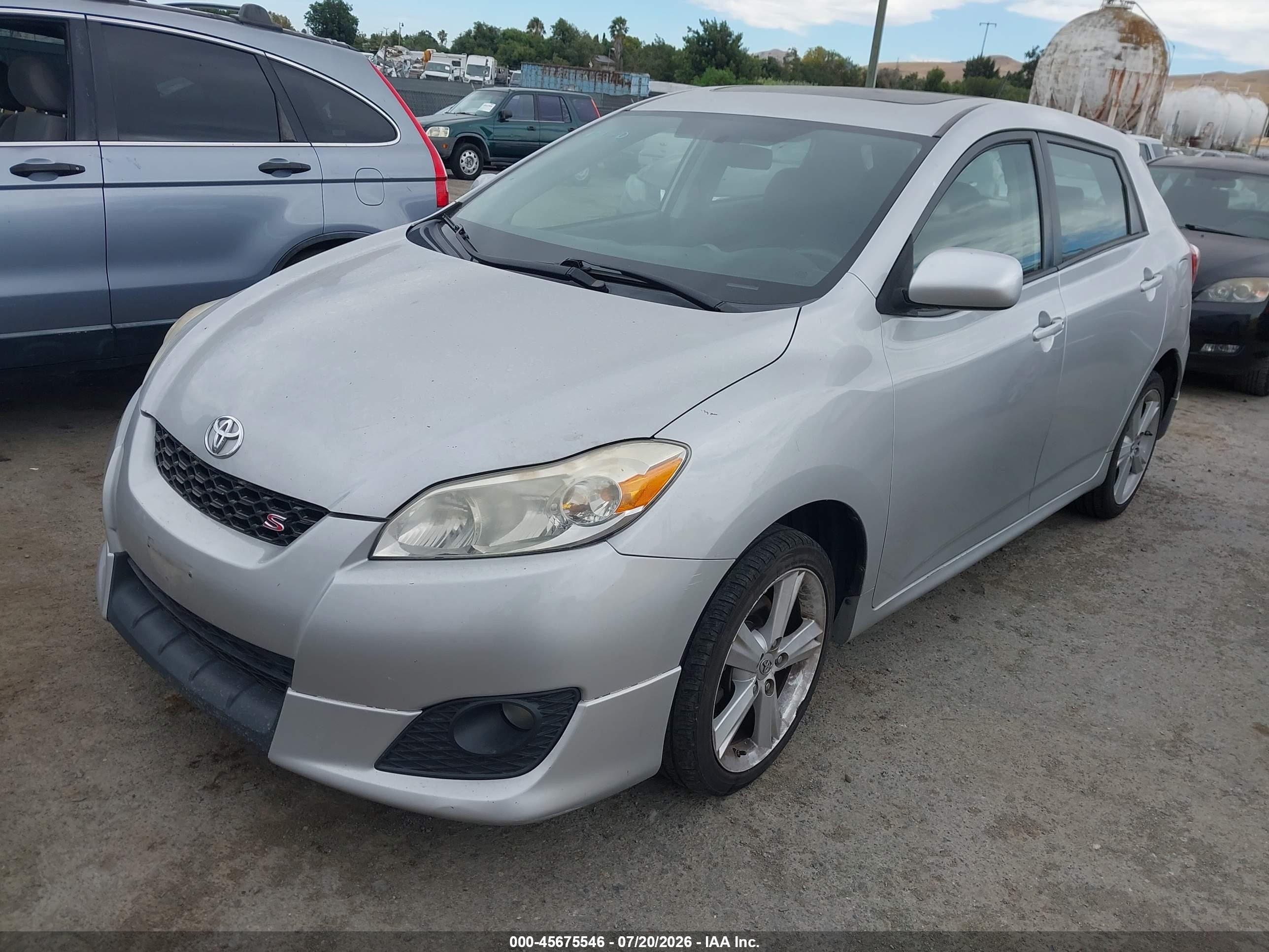 2009 Toyota Matrix S Silver vin: 2T1LE40E69C007717