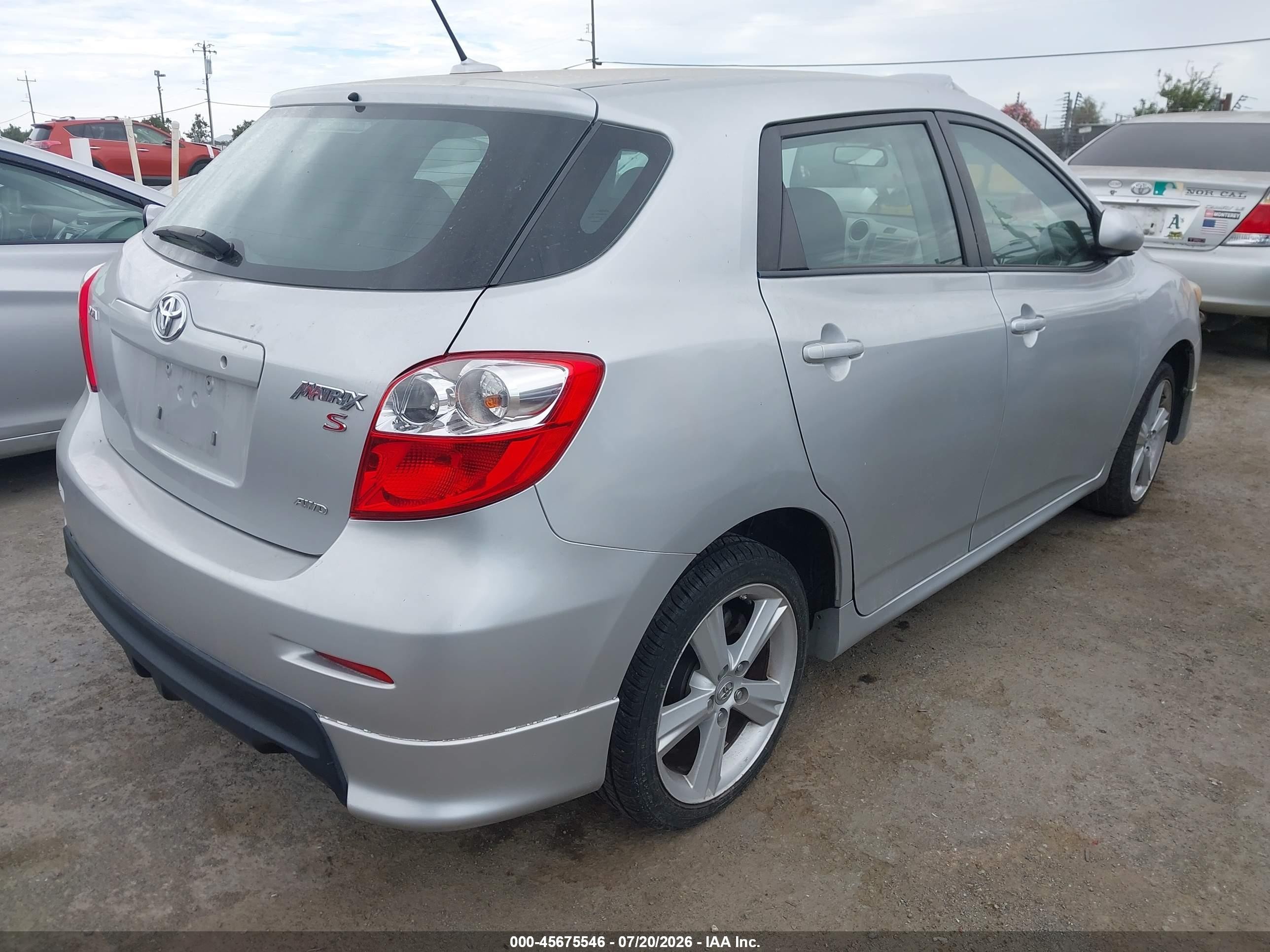 2009 Toyota Matrix S Silver vin: 2T1LE40E69C007717