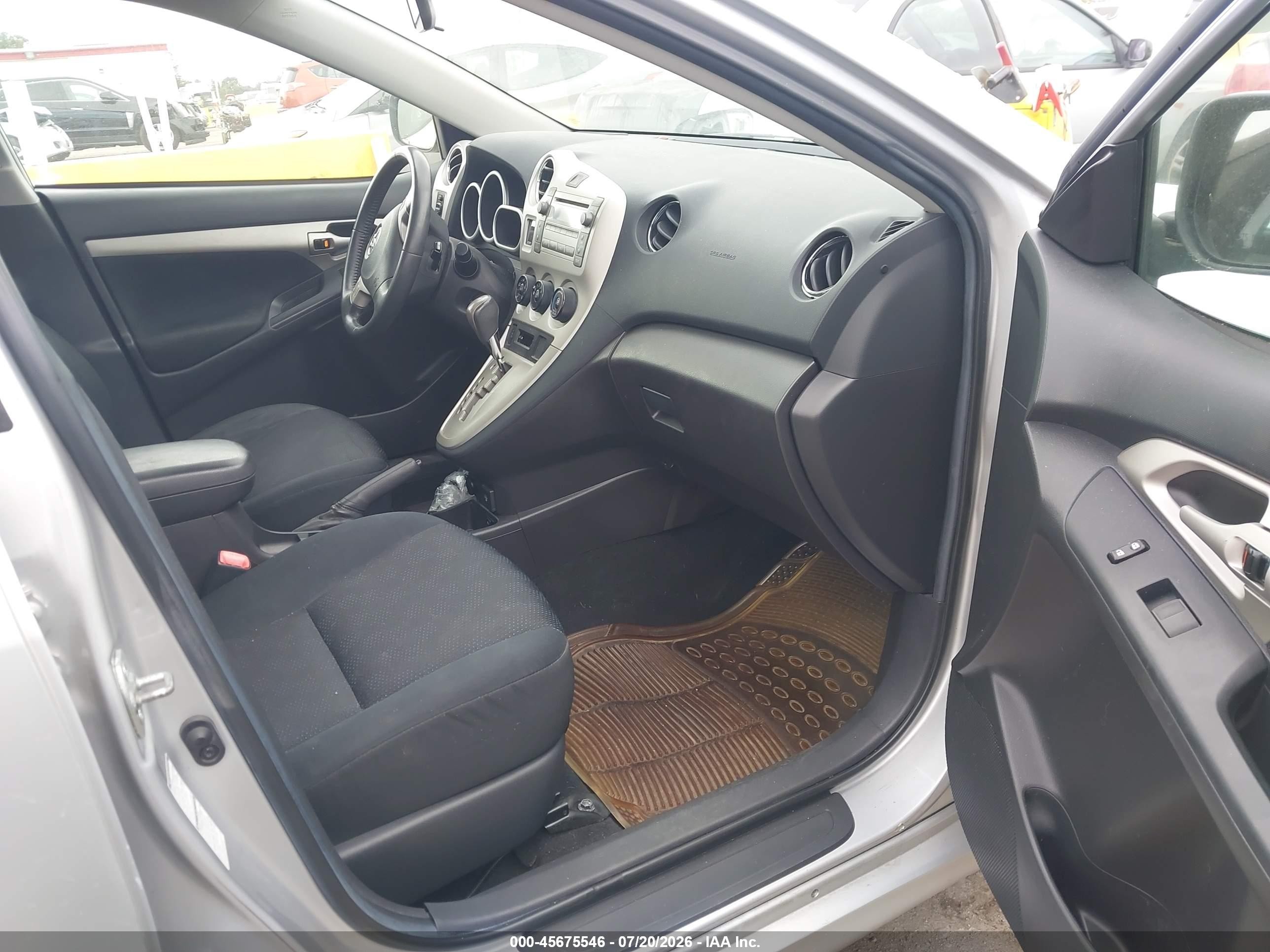 2009 Toyota Matrix S Silver vin: 2T1LE40E69C007717