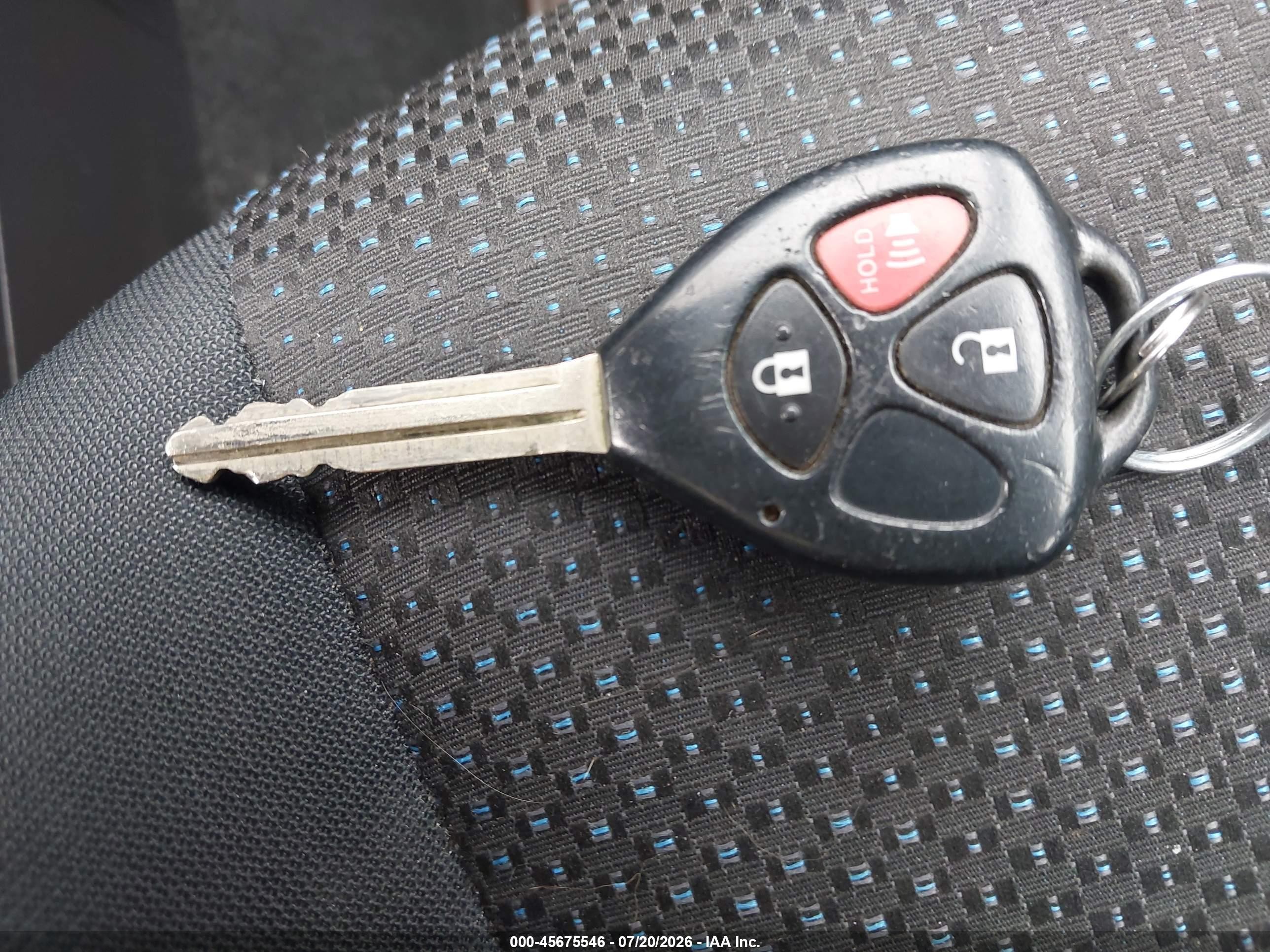 2009 Toyota Matrix S Silver vin: 2T1LE40E69C007717