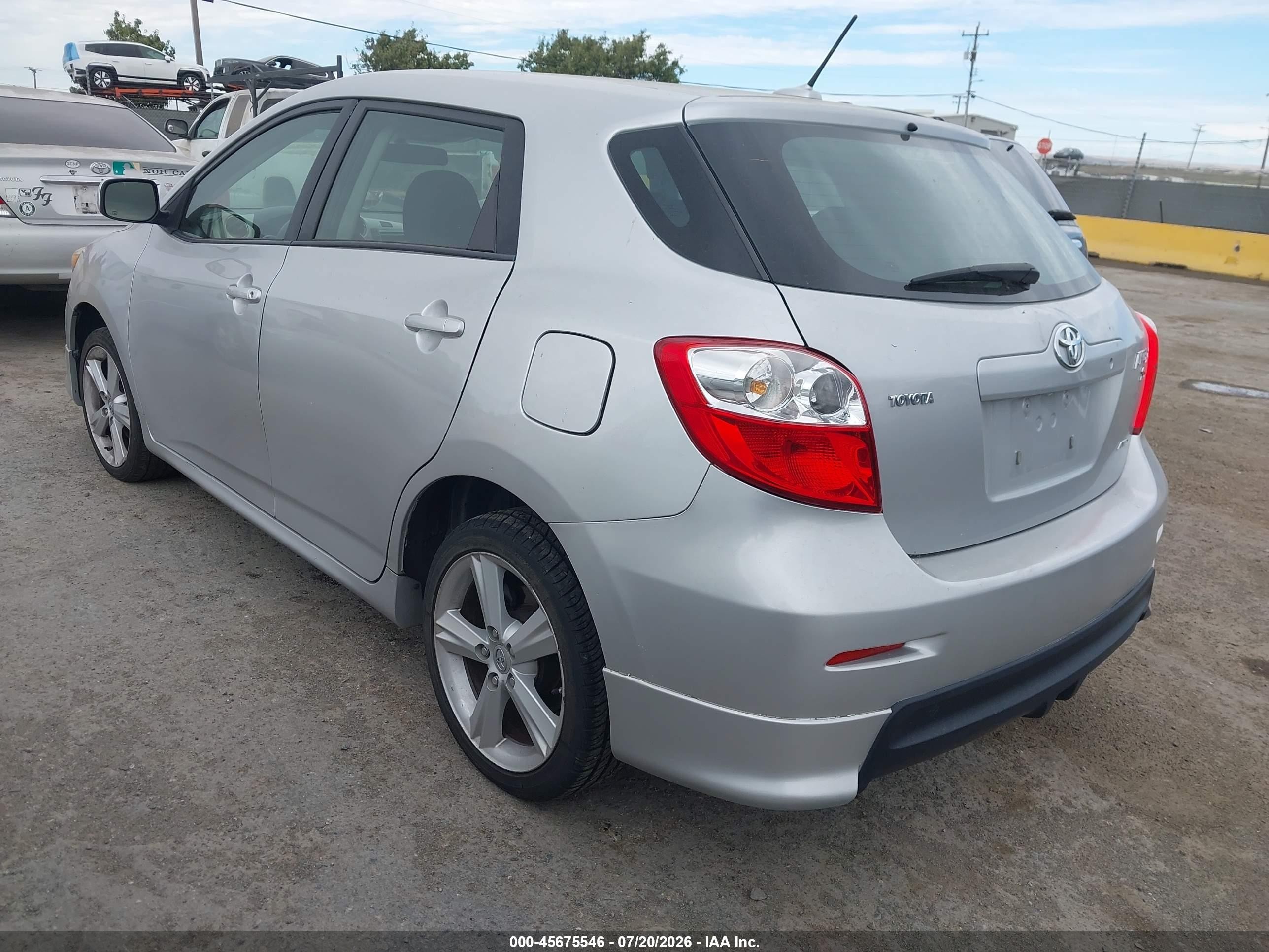2009 Toyota Matrix S Silver vin: 2T1LE40E69C007717
