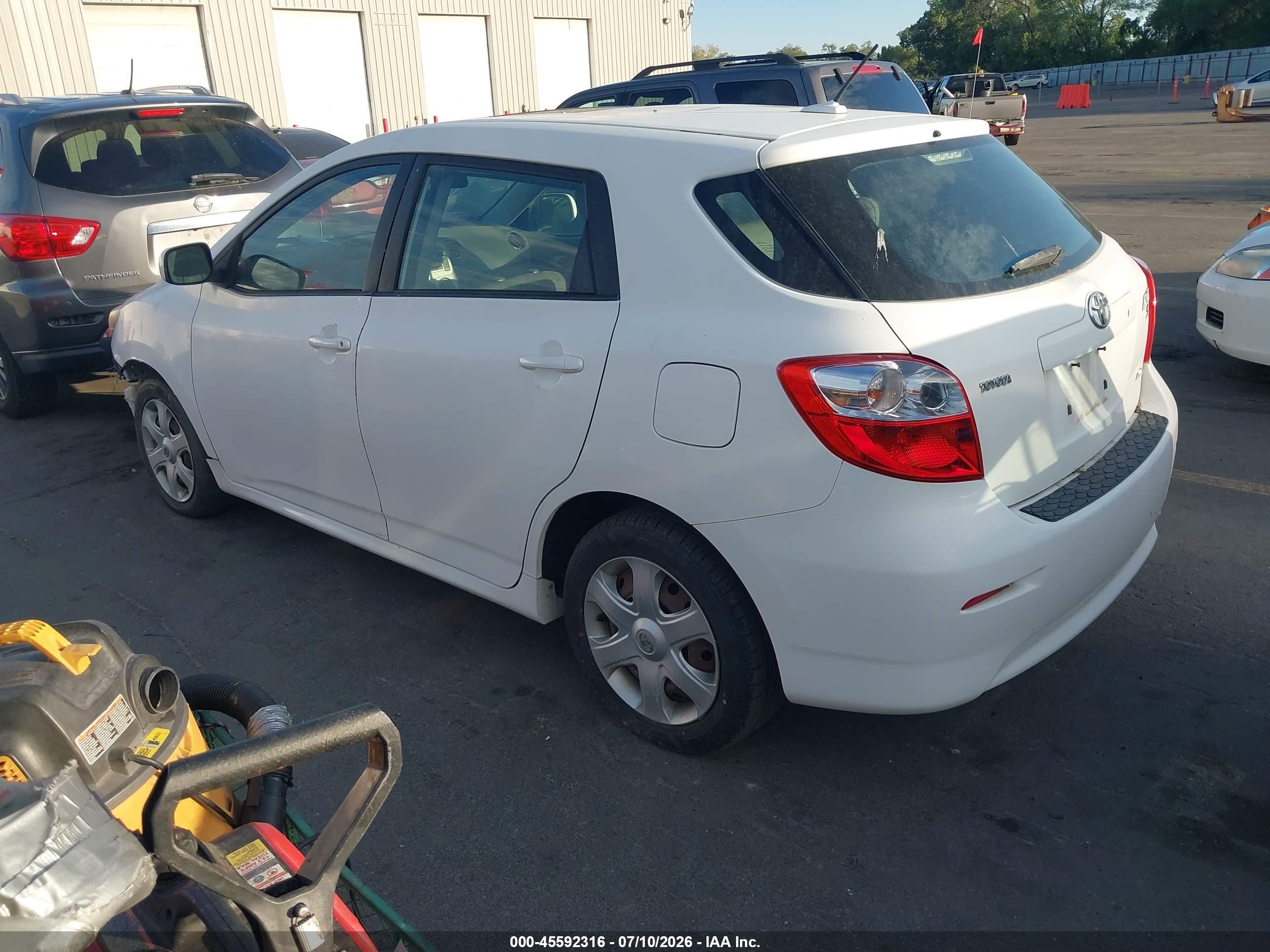 2009 Toyota Matrix S Белый vin: 2T1LE40E89C003331
