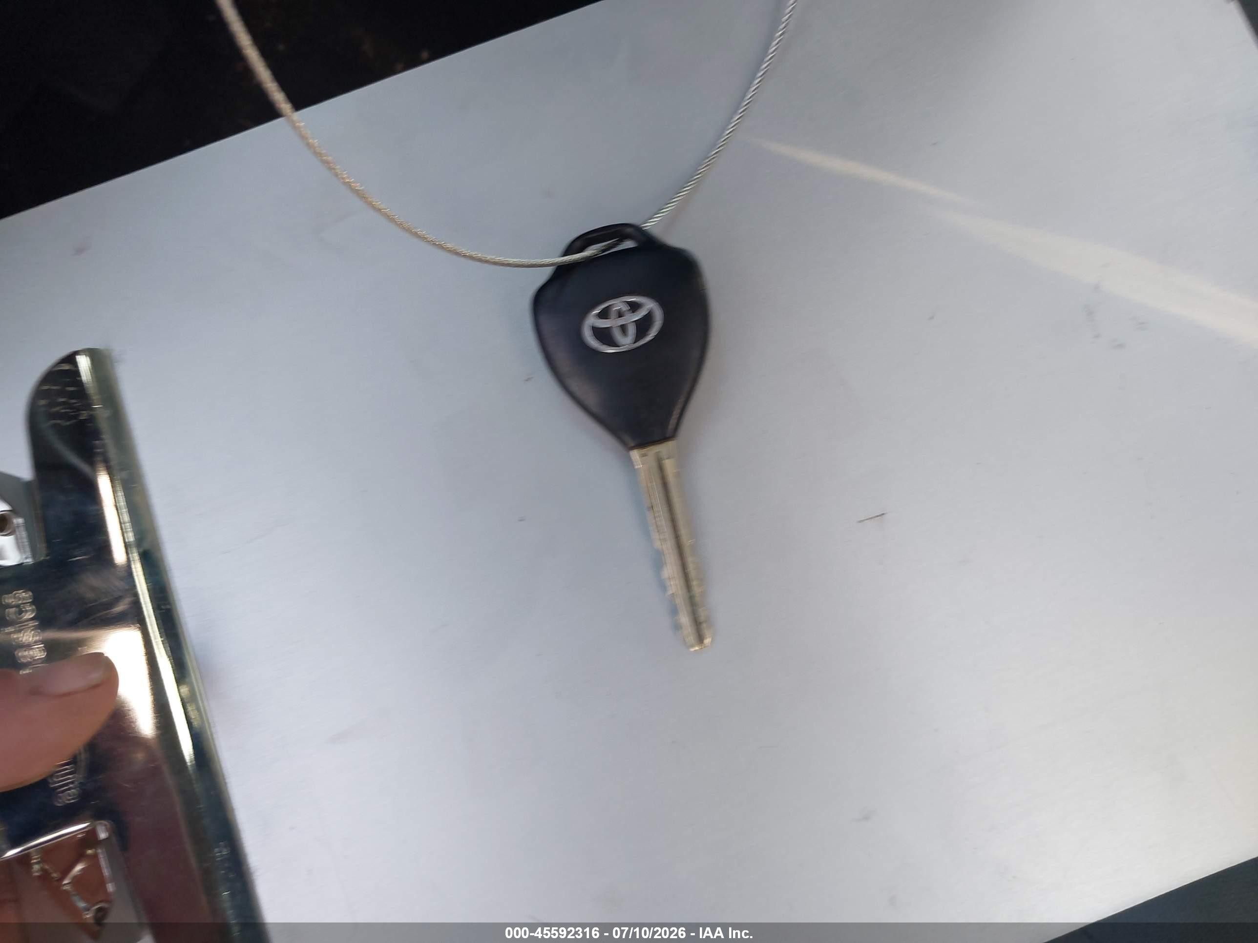 2009 Toyota Matrix S Белый vin: 2T1LE40E89C003331