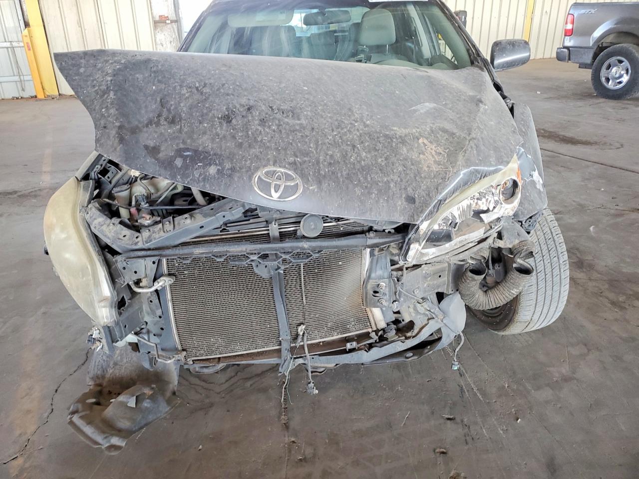 2009 Toyota Corolla Matrix S Серый vin: 2T1LE40E89C009906
