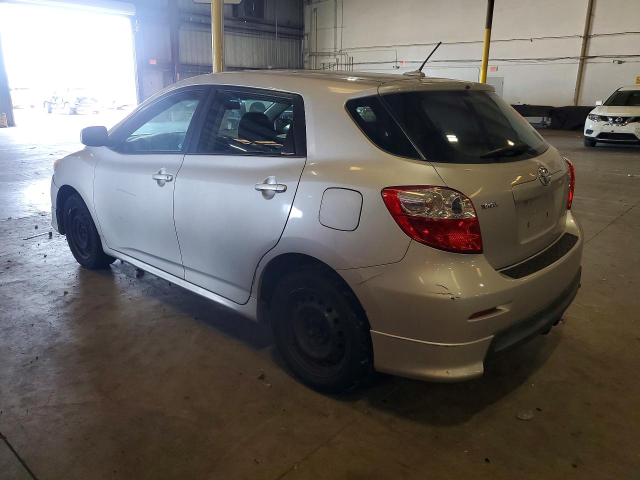2009 Toyota Corolla Matrix S Silver vin: 2T1LE40EX9C004822