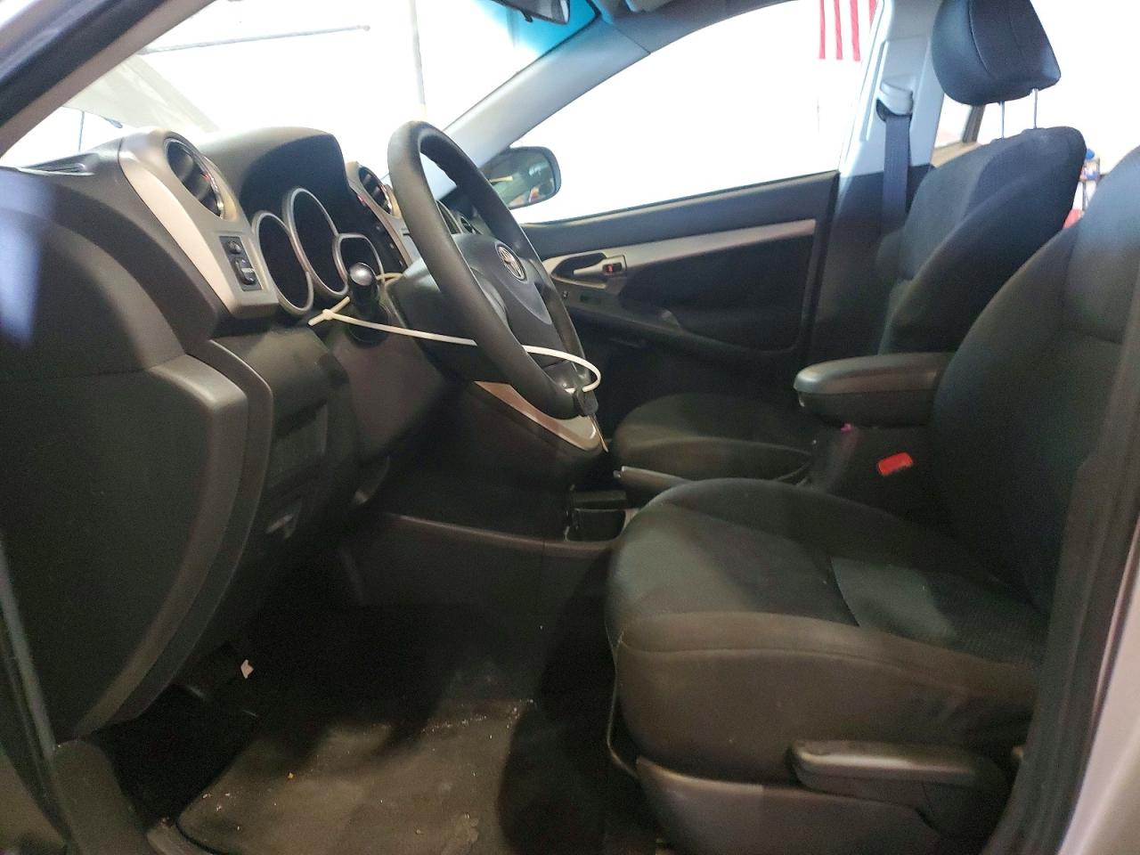 2009 Toyota Corolla Matrix S Silver vin: 2T1LE40EX9C004822