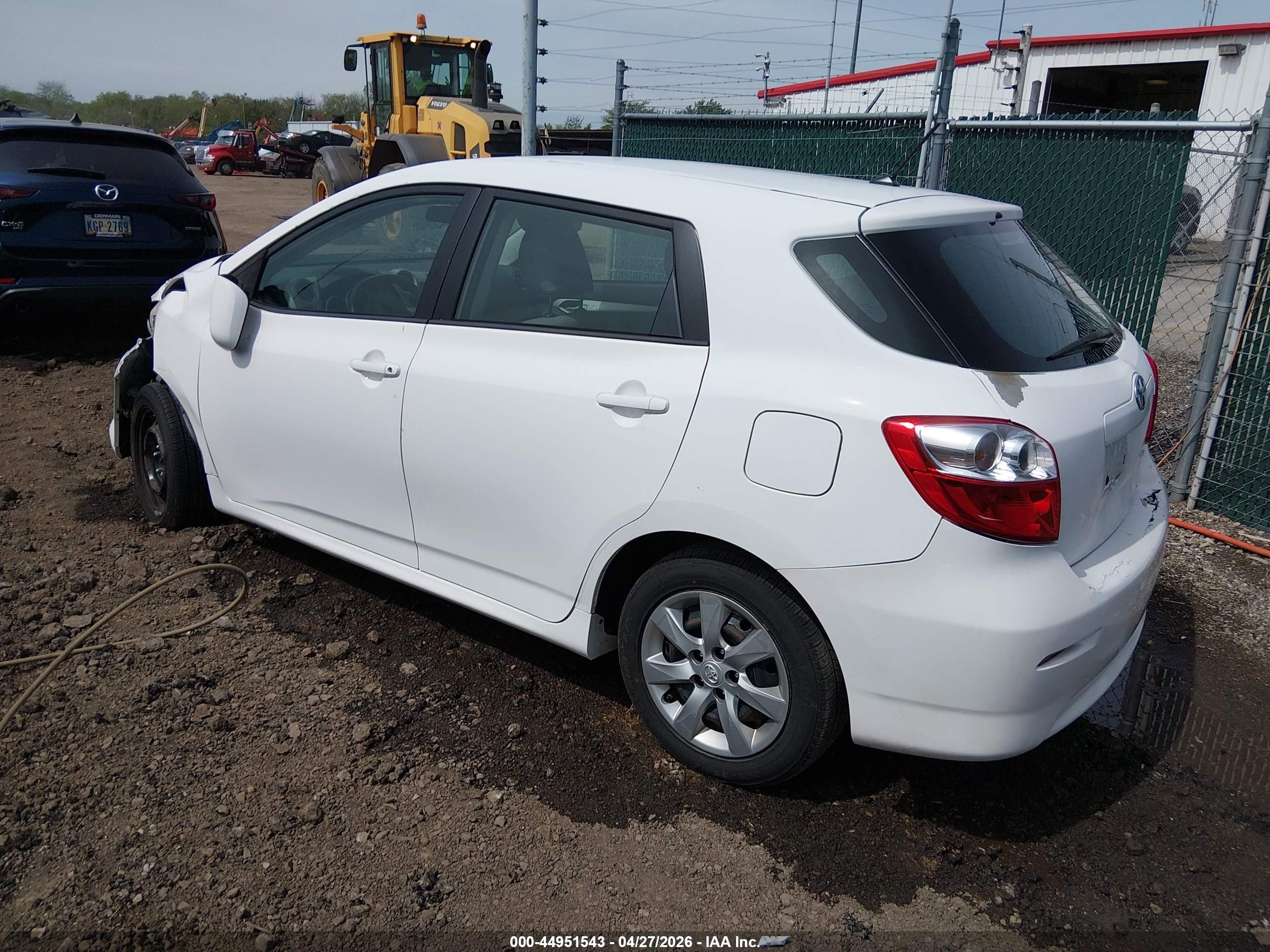 2013 Toyota Matrix S White vin: 2T1LE4EE2DC023012